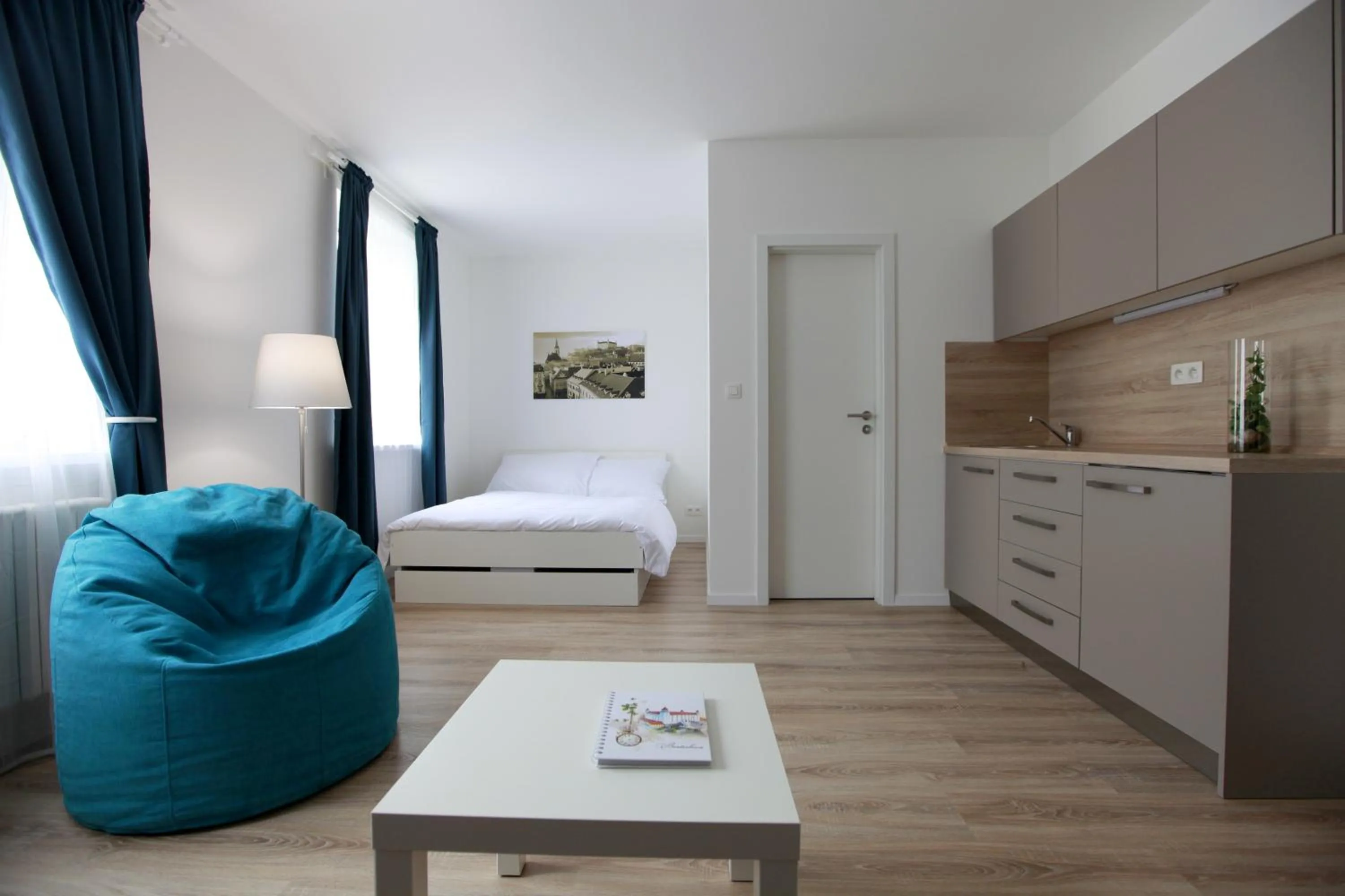 Bed in City Center Best Place Apartments