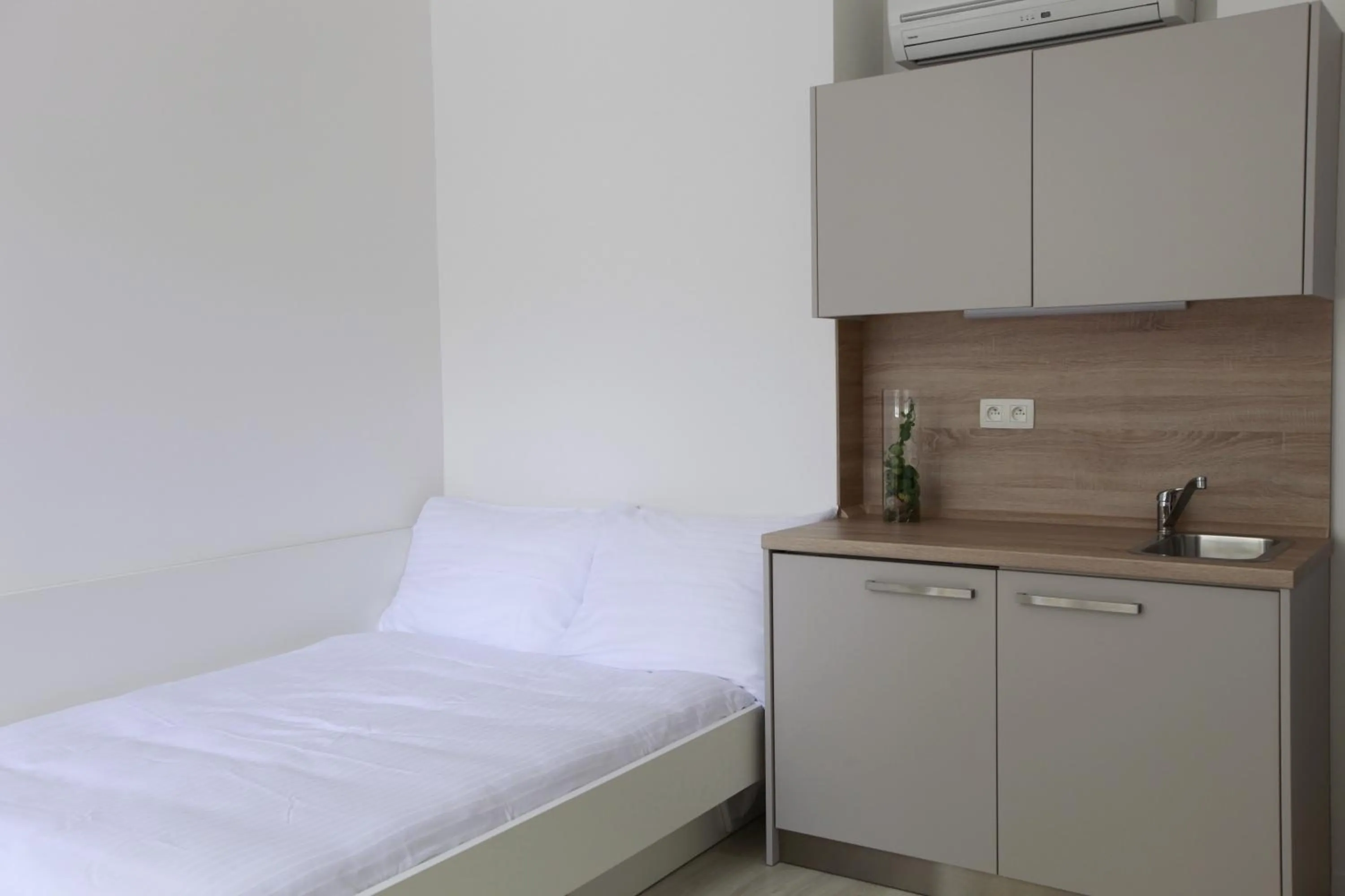 Bed in City Center Best Place Apartments