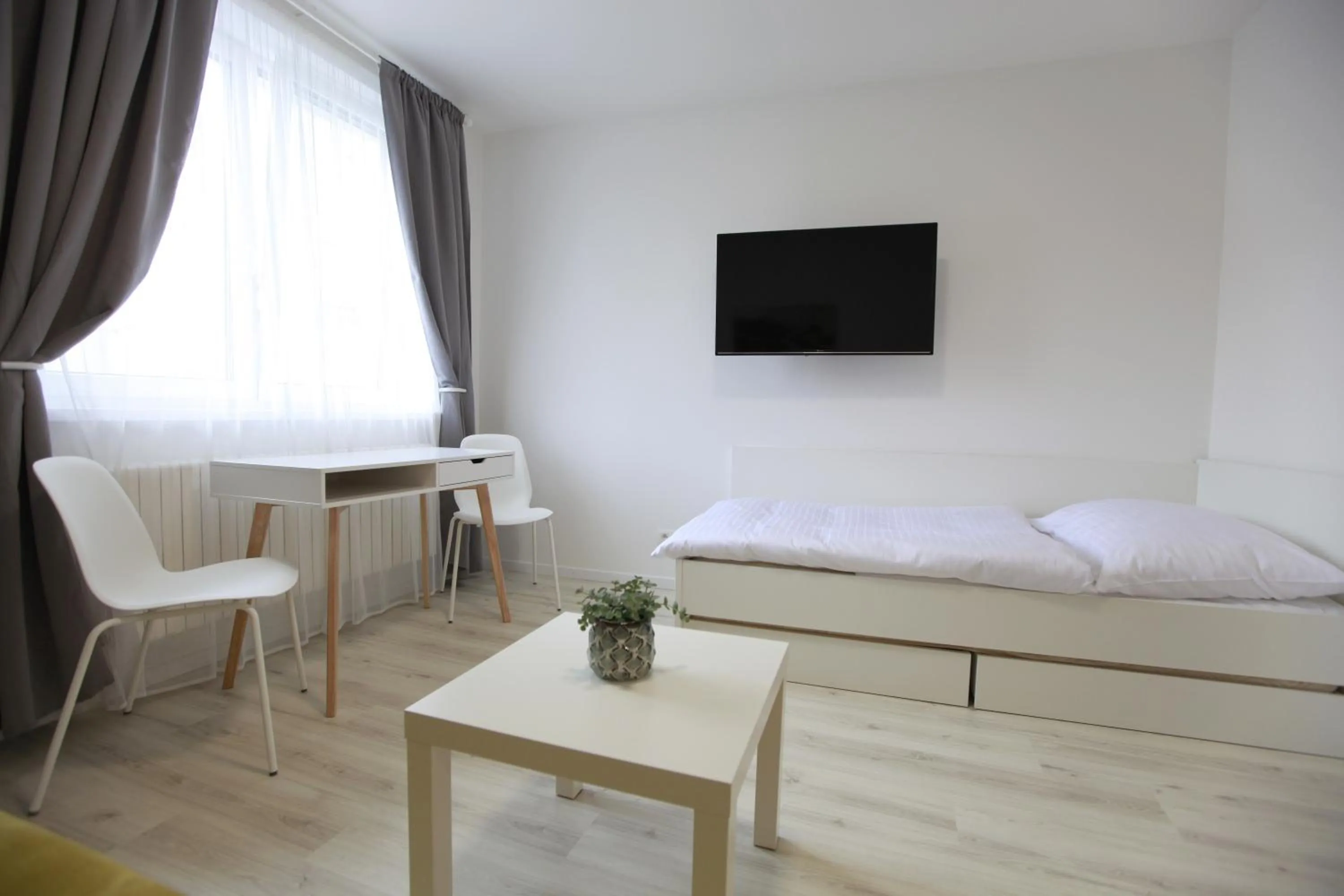 Bed in City Center Best Place Apartments