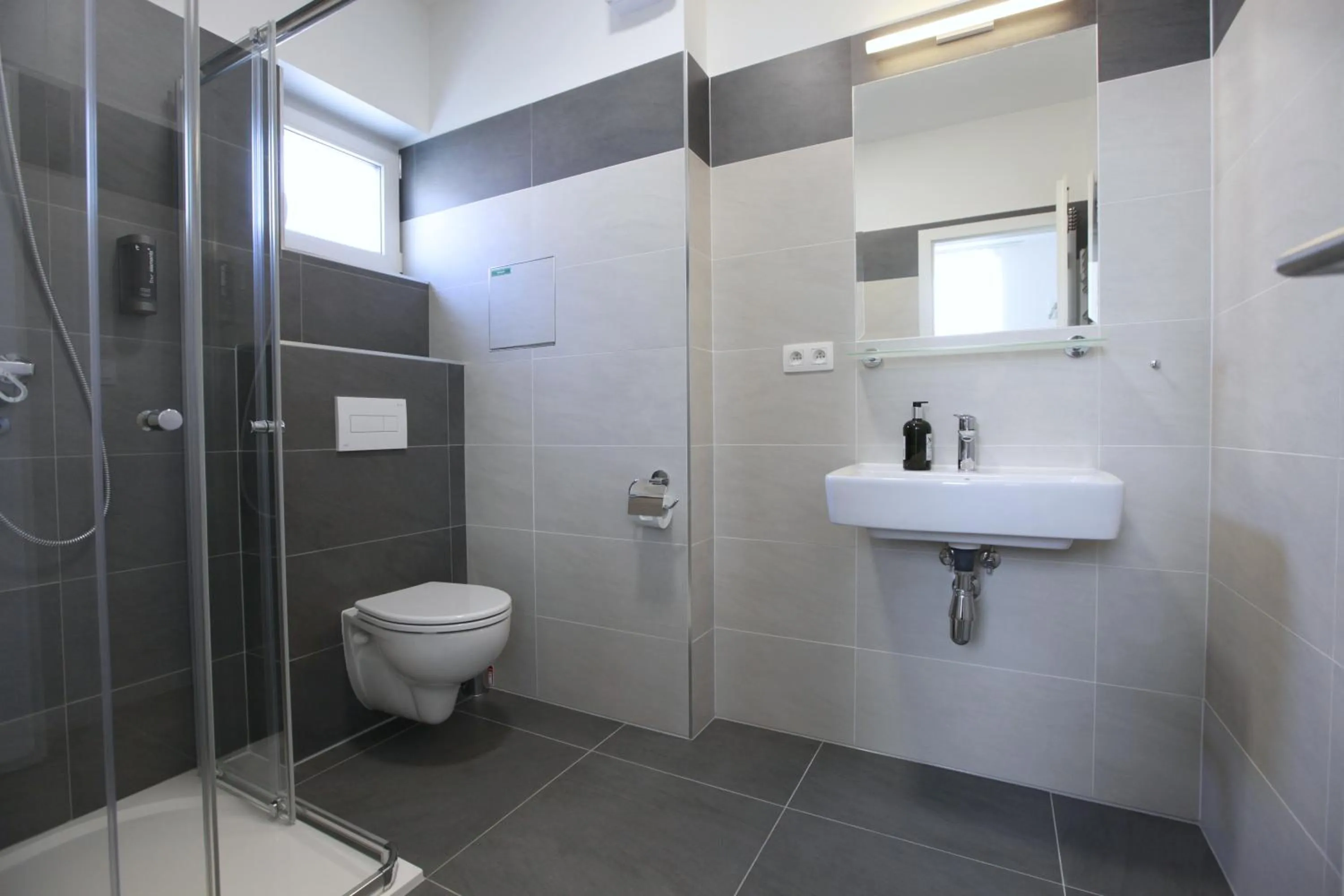 Shower in City Center Best Place Apartments
