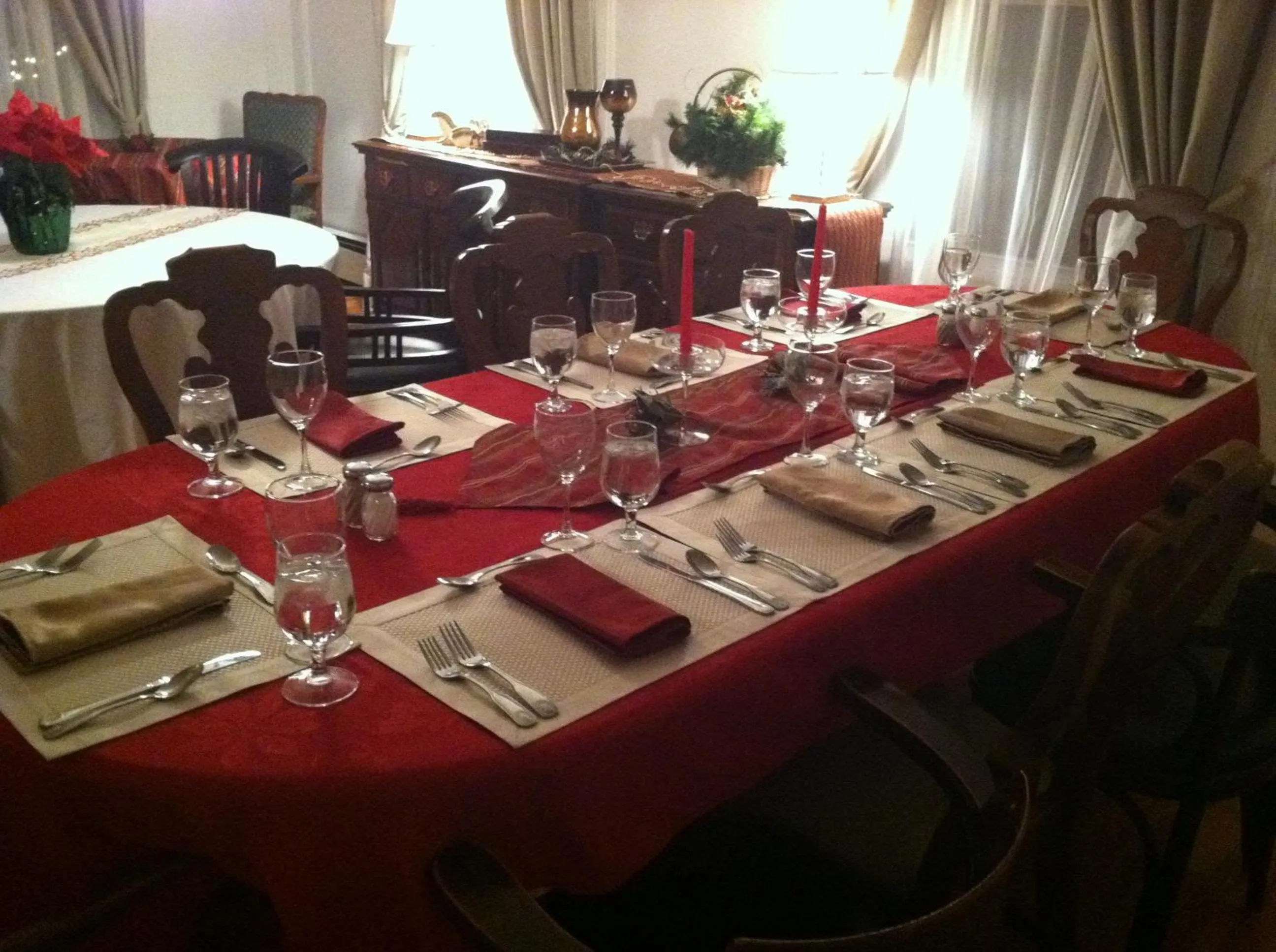 Restaurant/places to eat in Victoria Inn