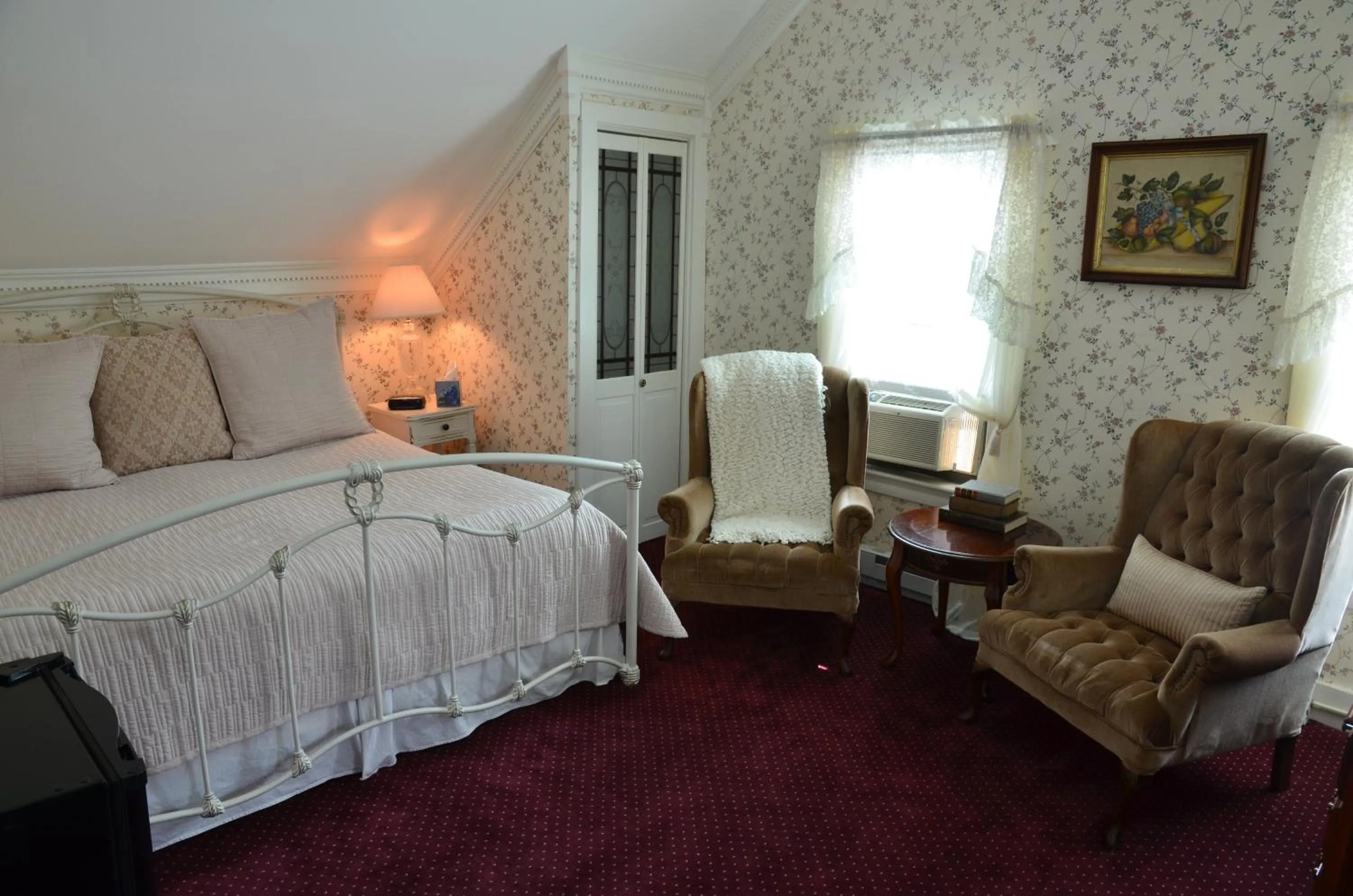 Bedroom, Bed in Victoria Inn