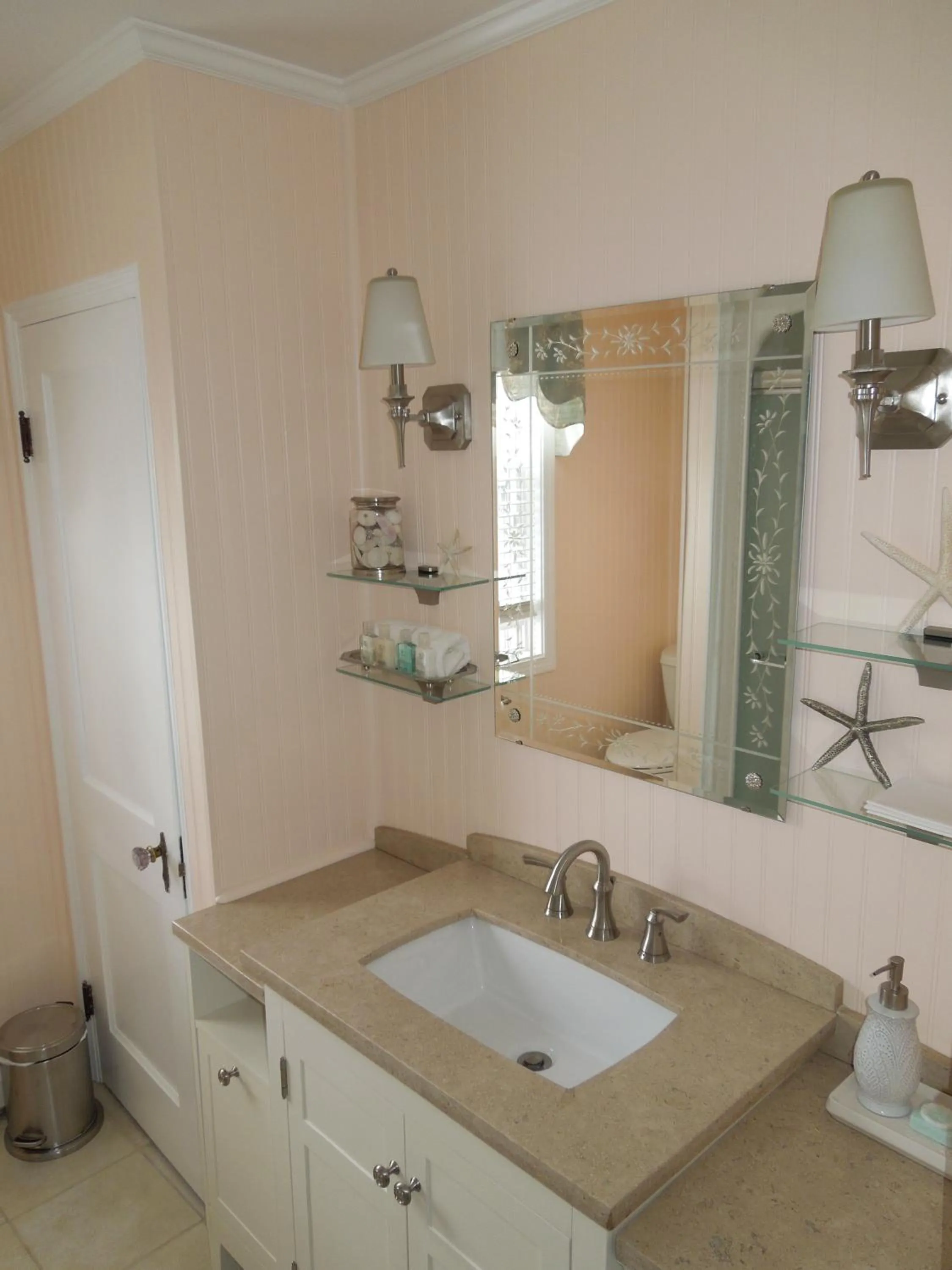 Bathroom in Victoria Inn