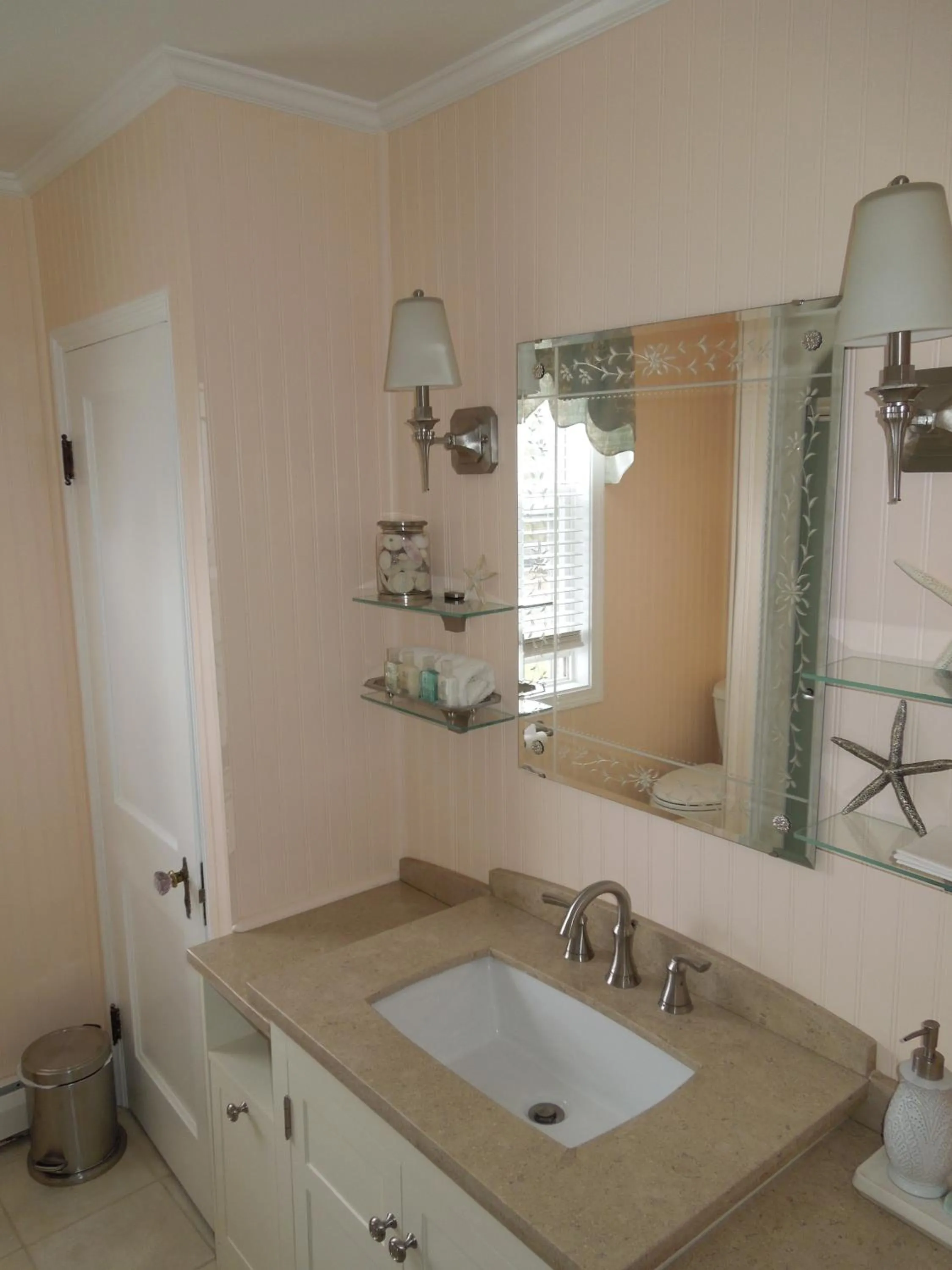 Bathroom in Victoria Inn