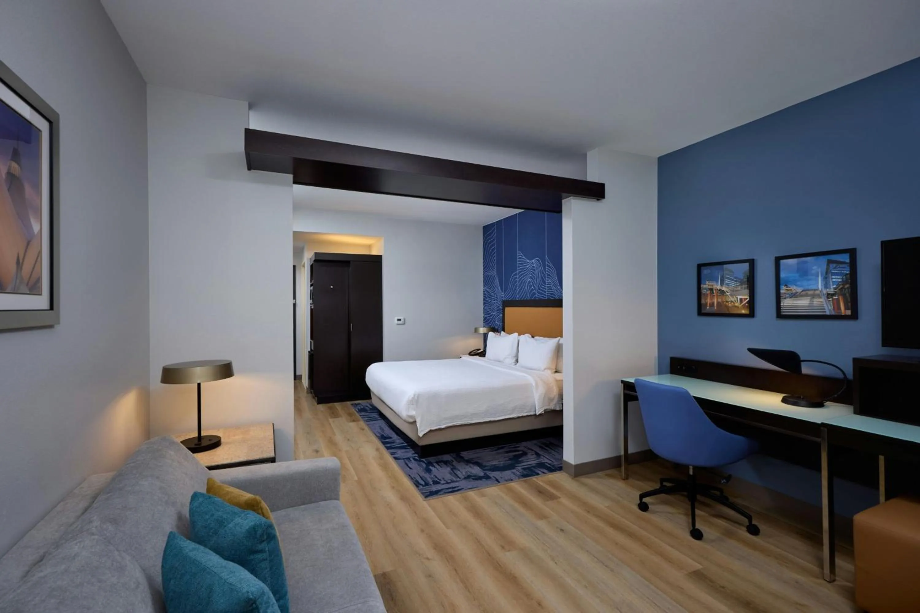 Photo of the whole room, Bed in Fairfield Inn & Suites by Marriott Denver Downtown