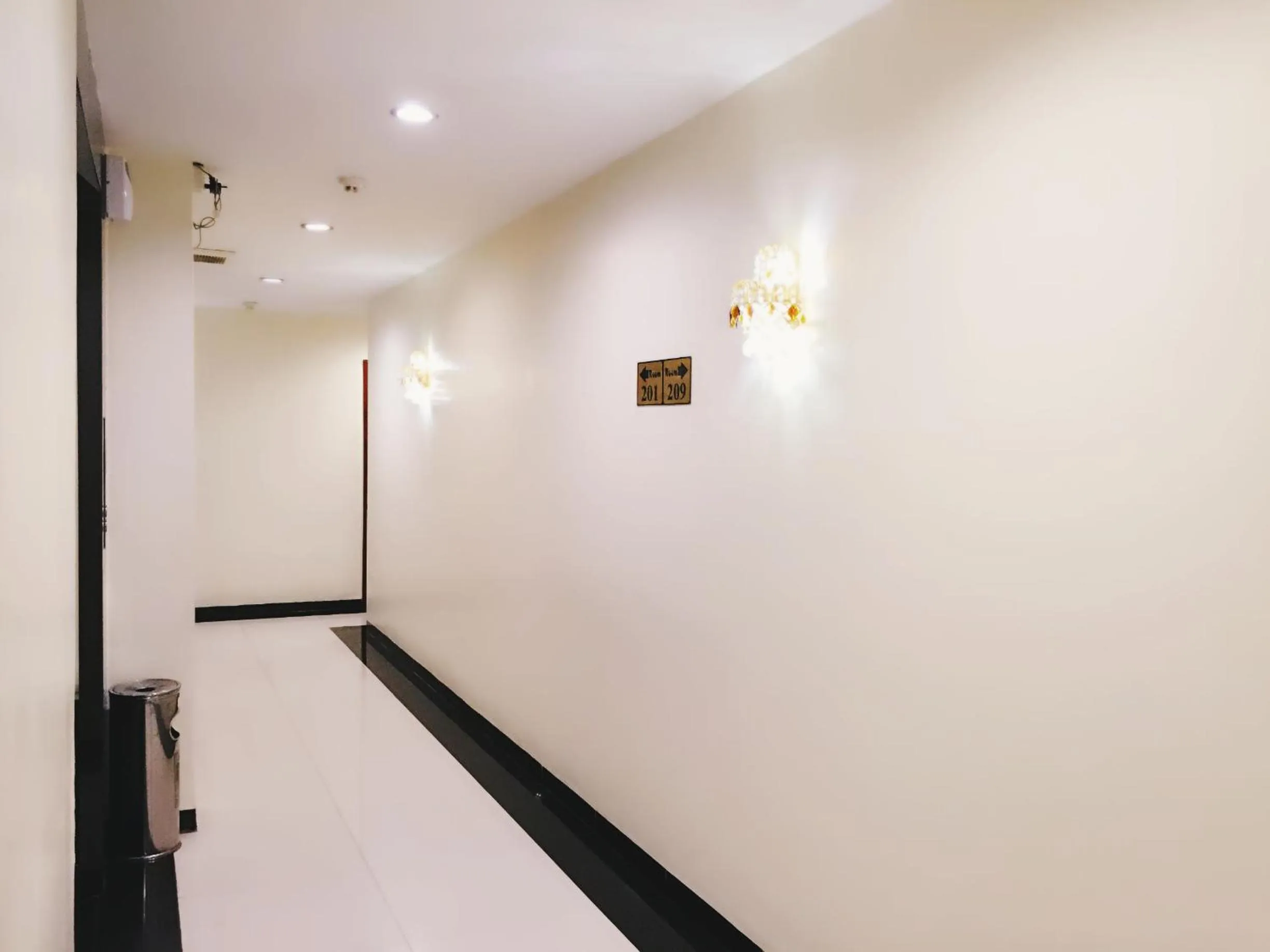 Area and facilities in De Best Hotel