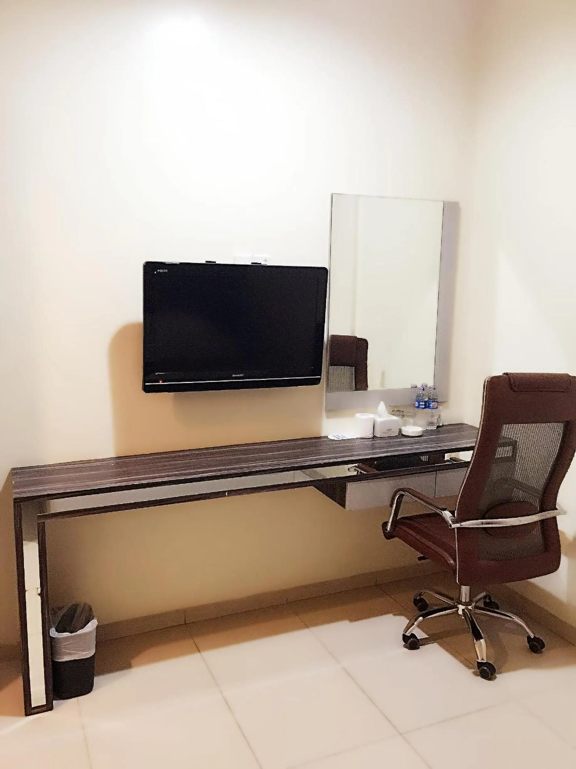 TV and multimedia in De Best Hotel