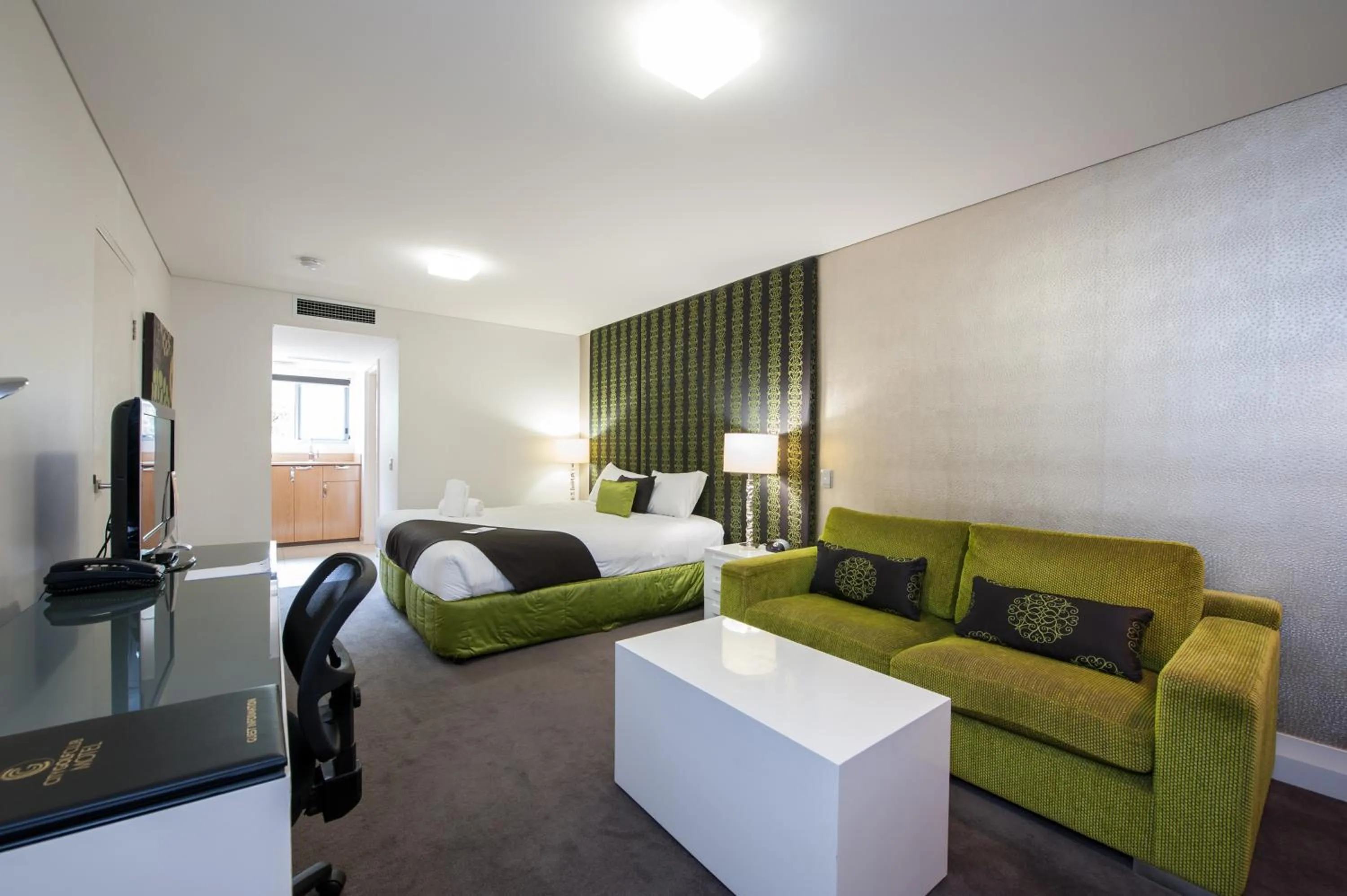 Day in City Golf Club Motel