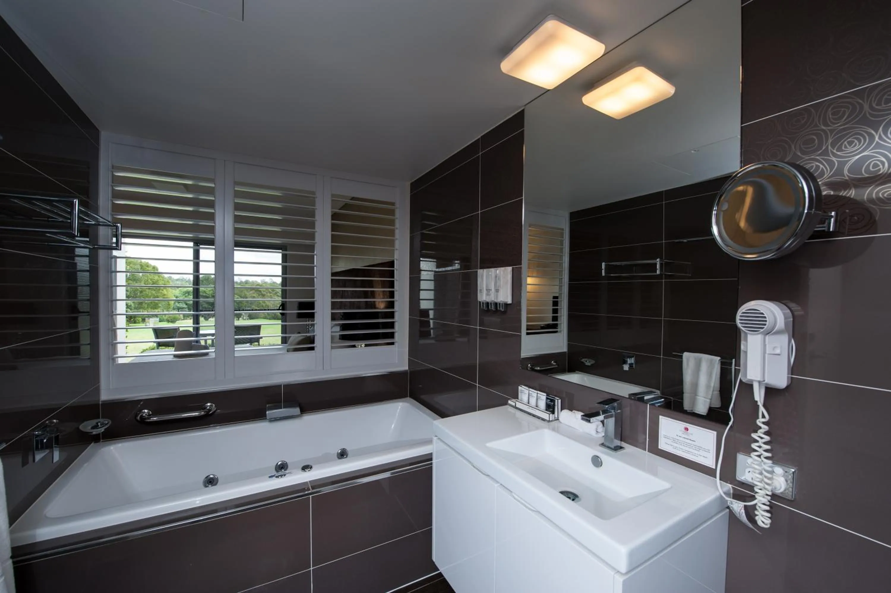 Day in City Golf Club Motel