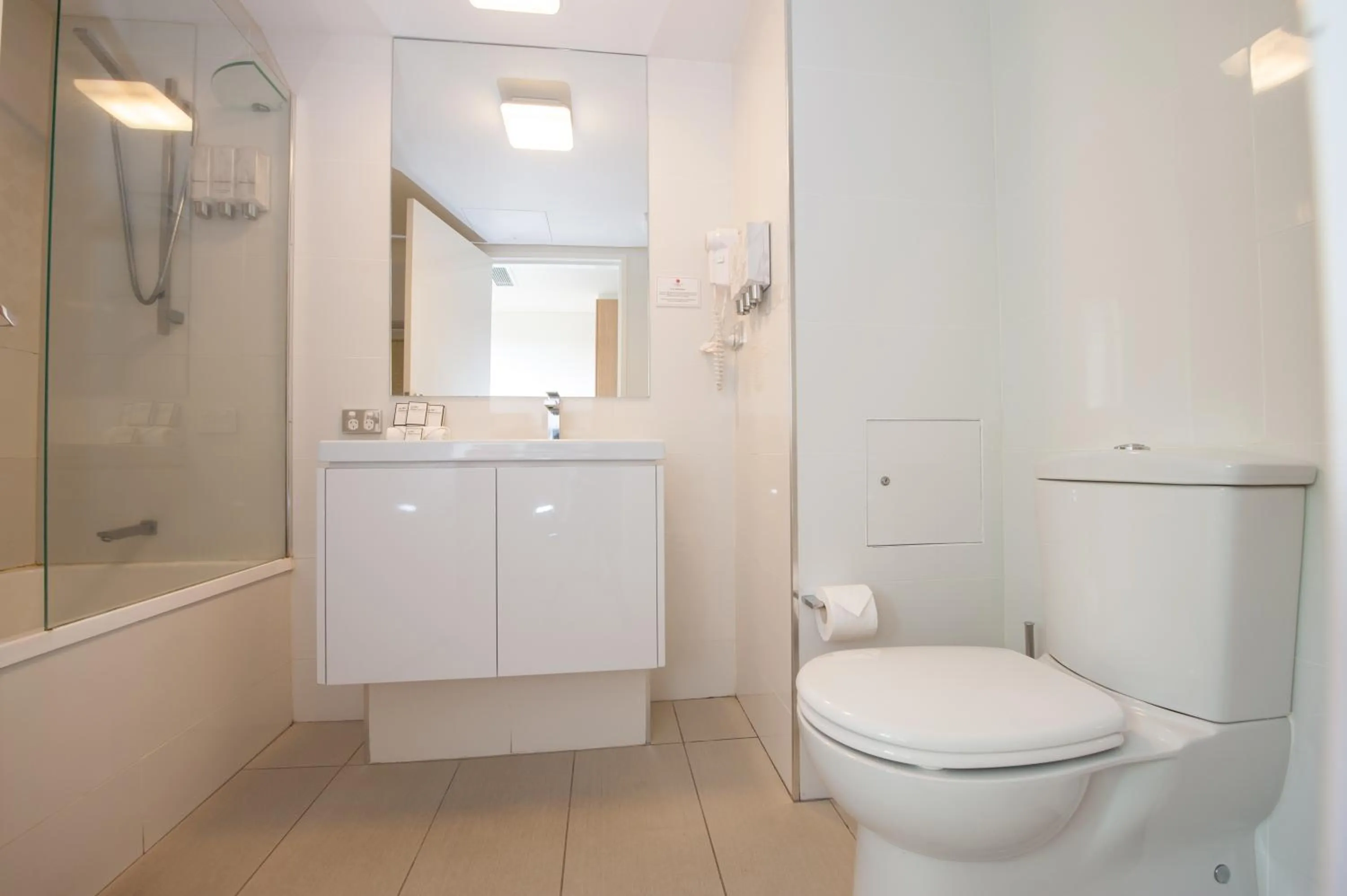 Bathroom in City Golf Club Motel