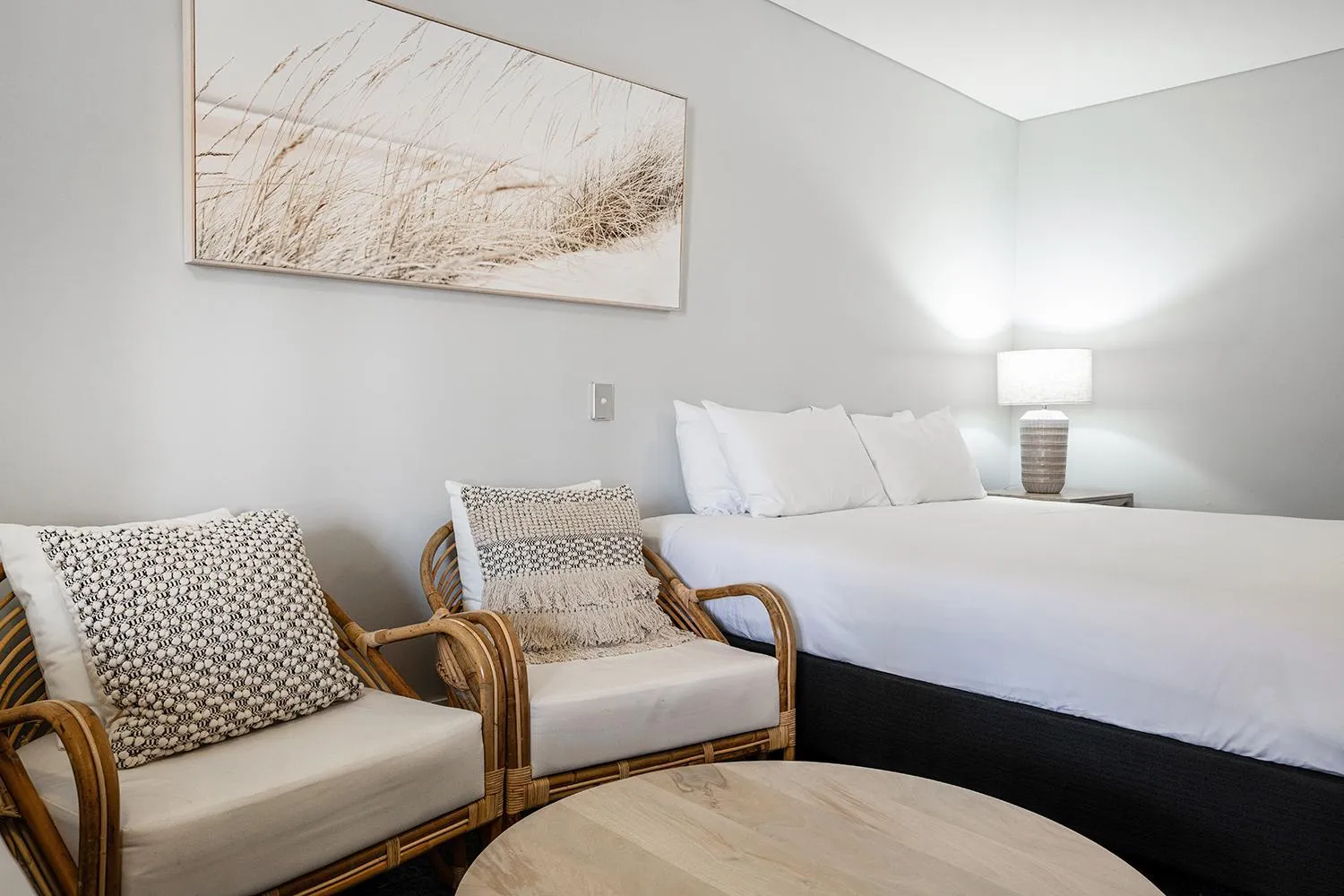 Bed in City Golf Club Motel