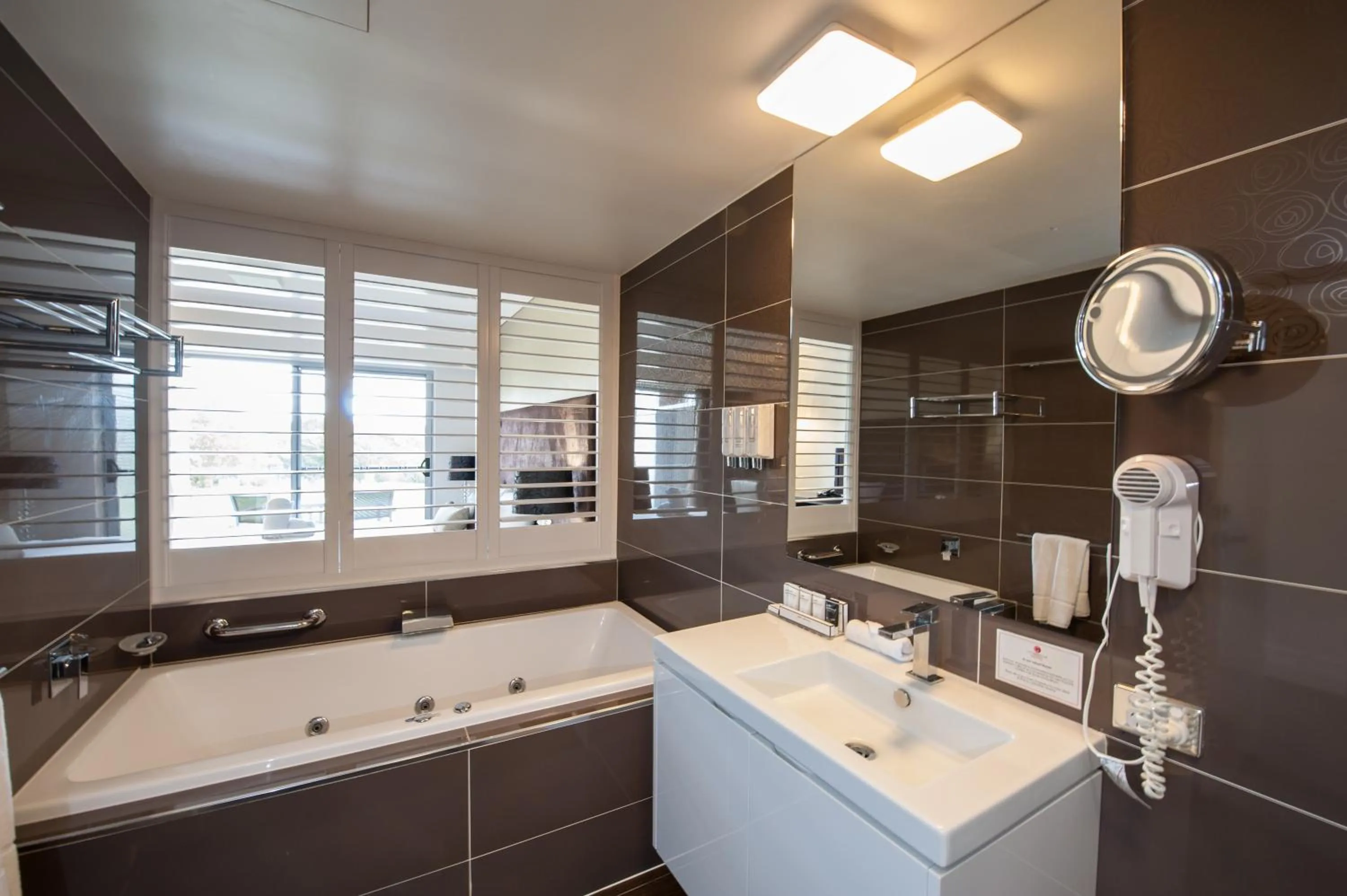 Day in City Golf Club Motel