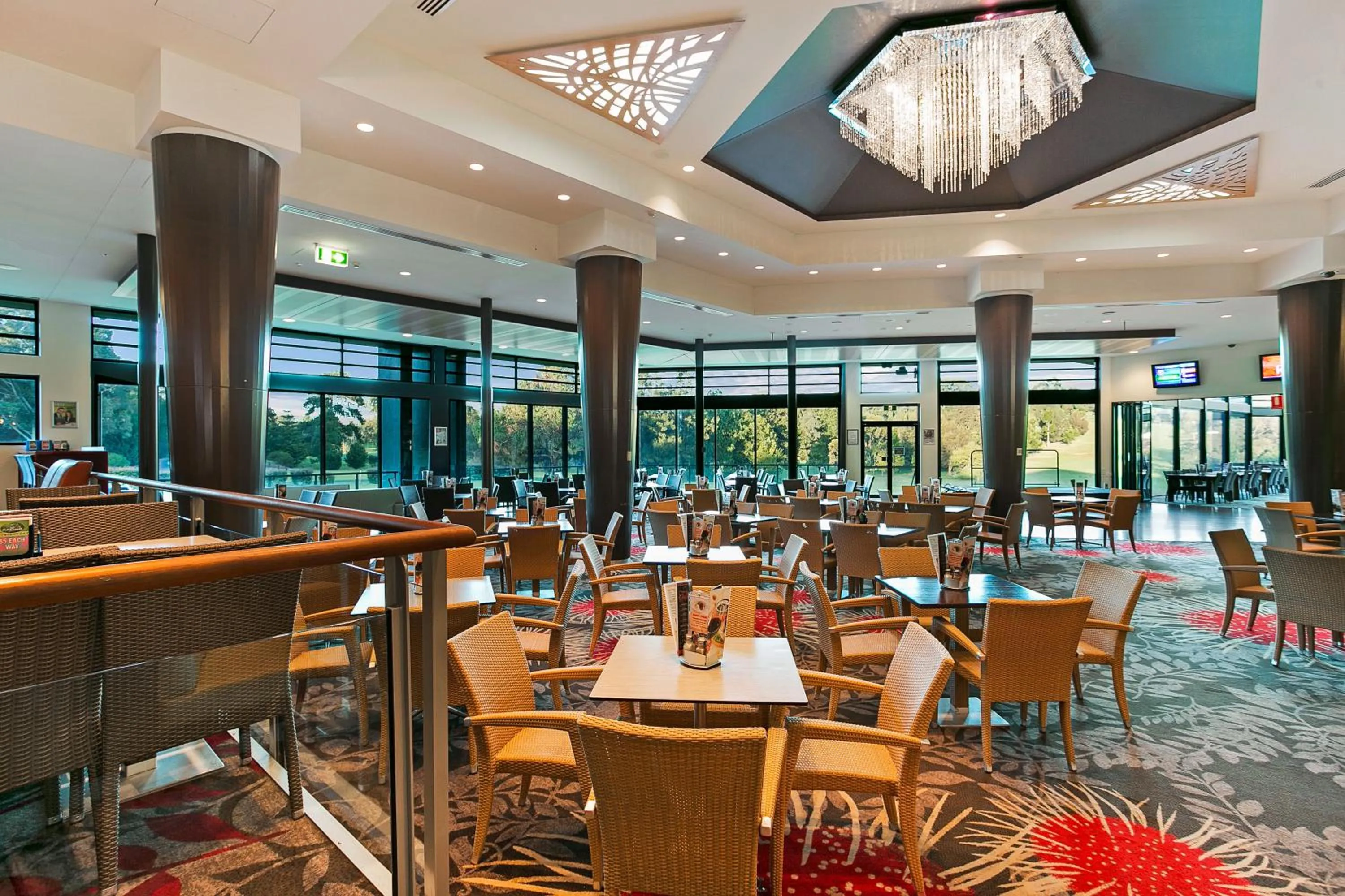 Restaurant/places to eat in City Golf Club Motel