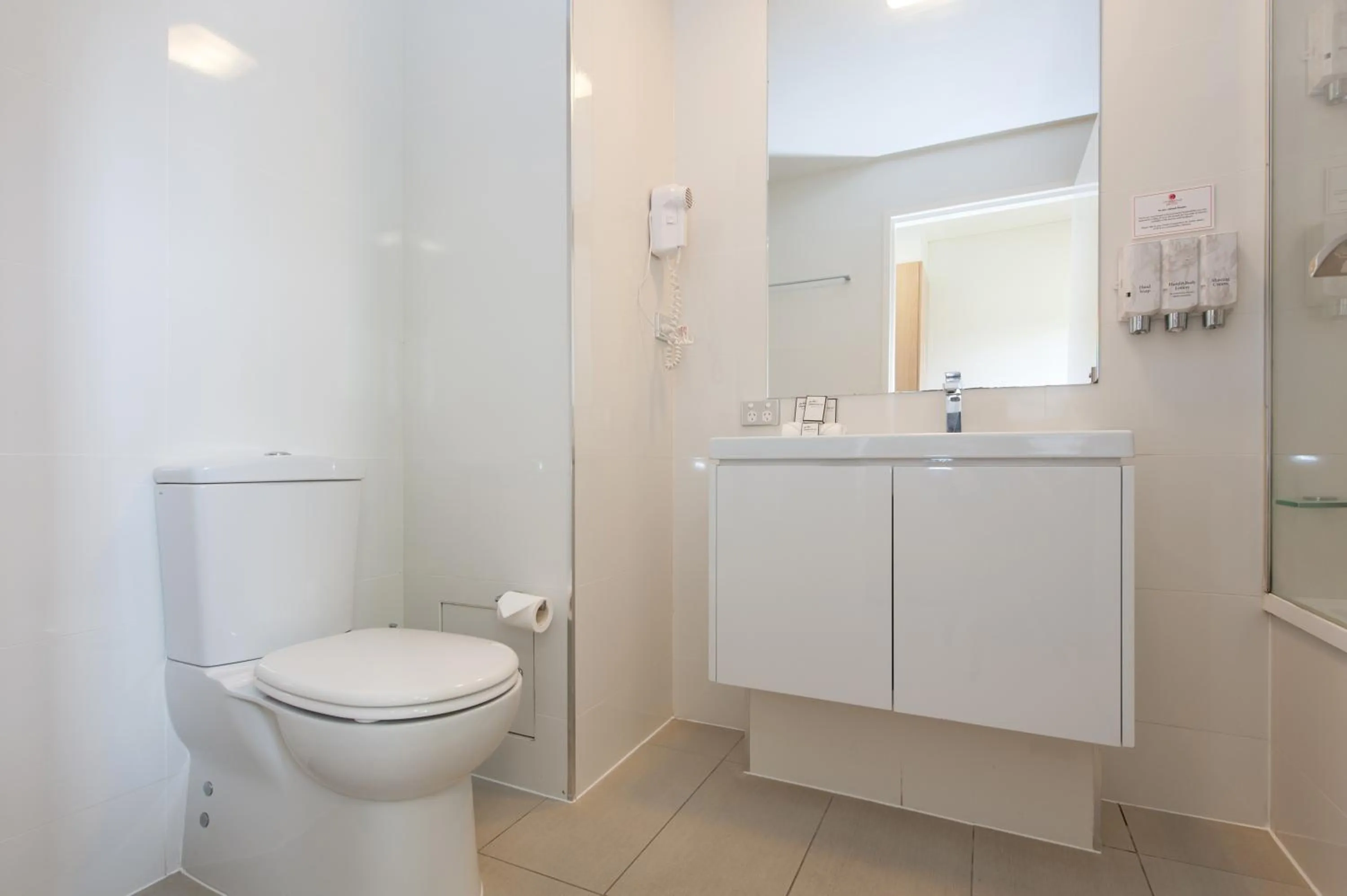 Bathroom in City Golf Club Motel