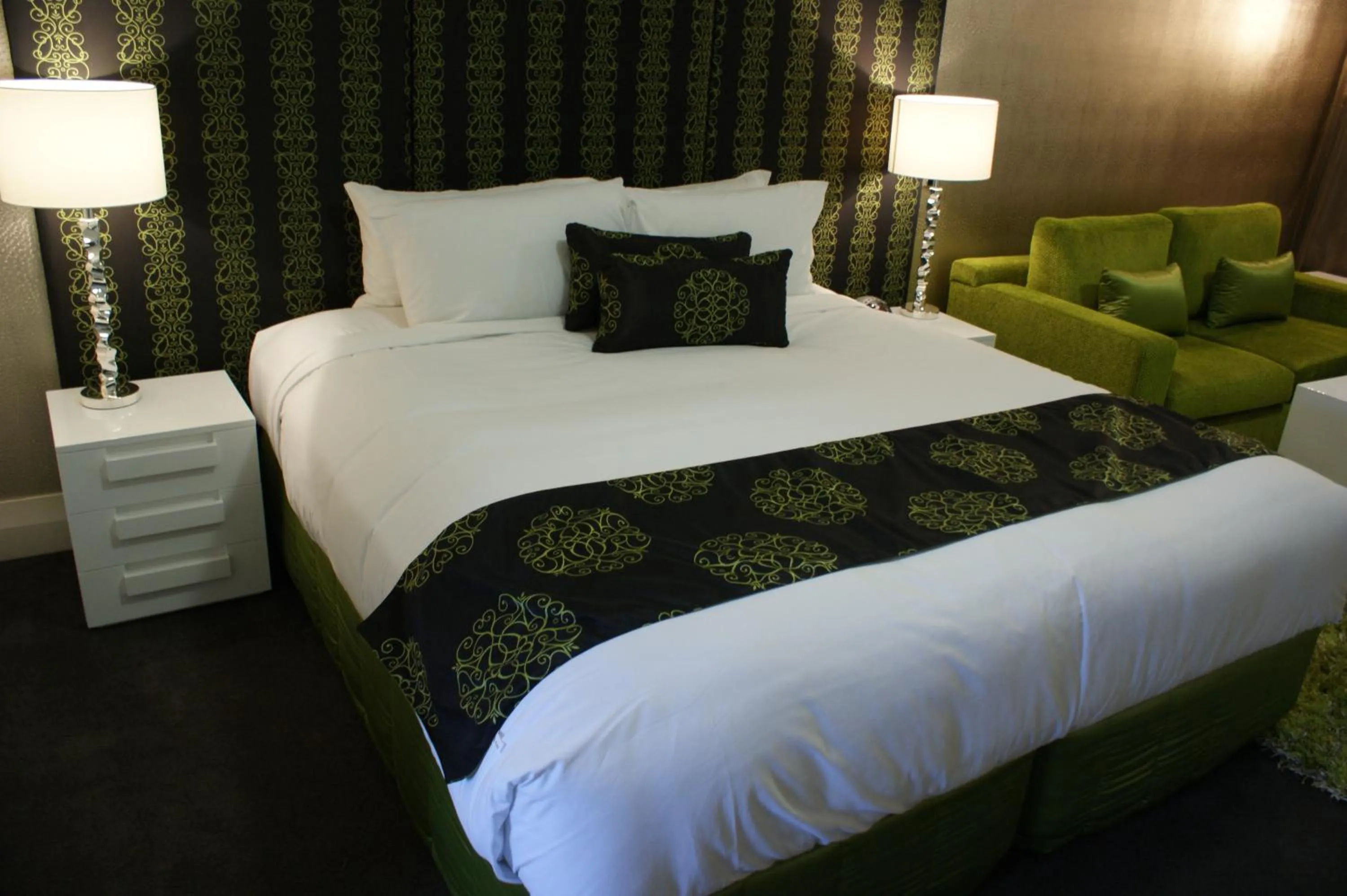 Bed in City Golf Club Motel