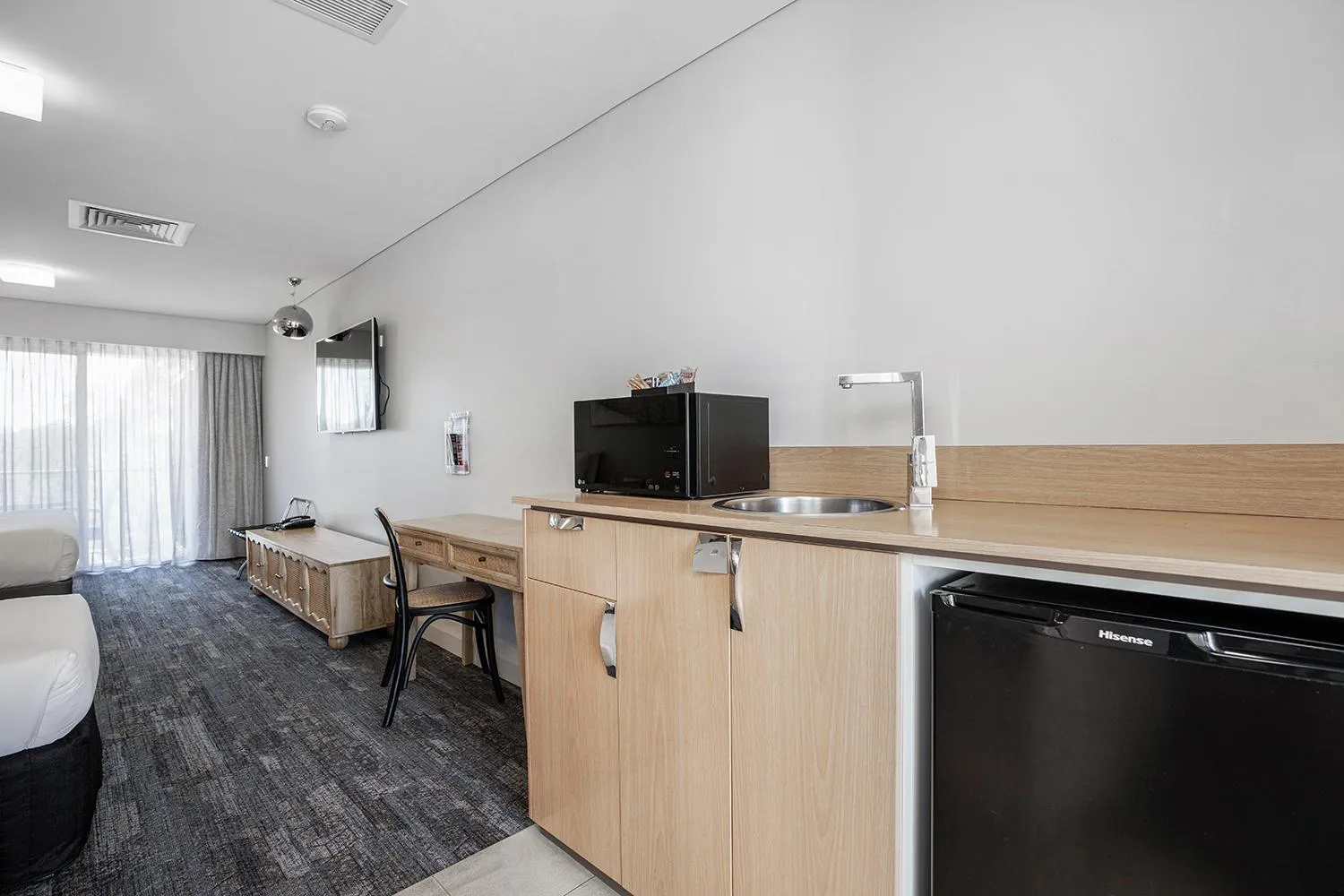 Kitchen or kitchenette in City Golf Club Motel