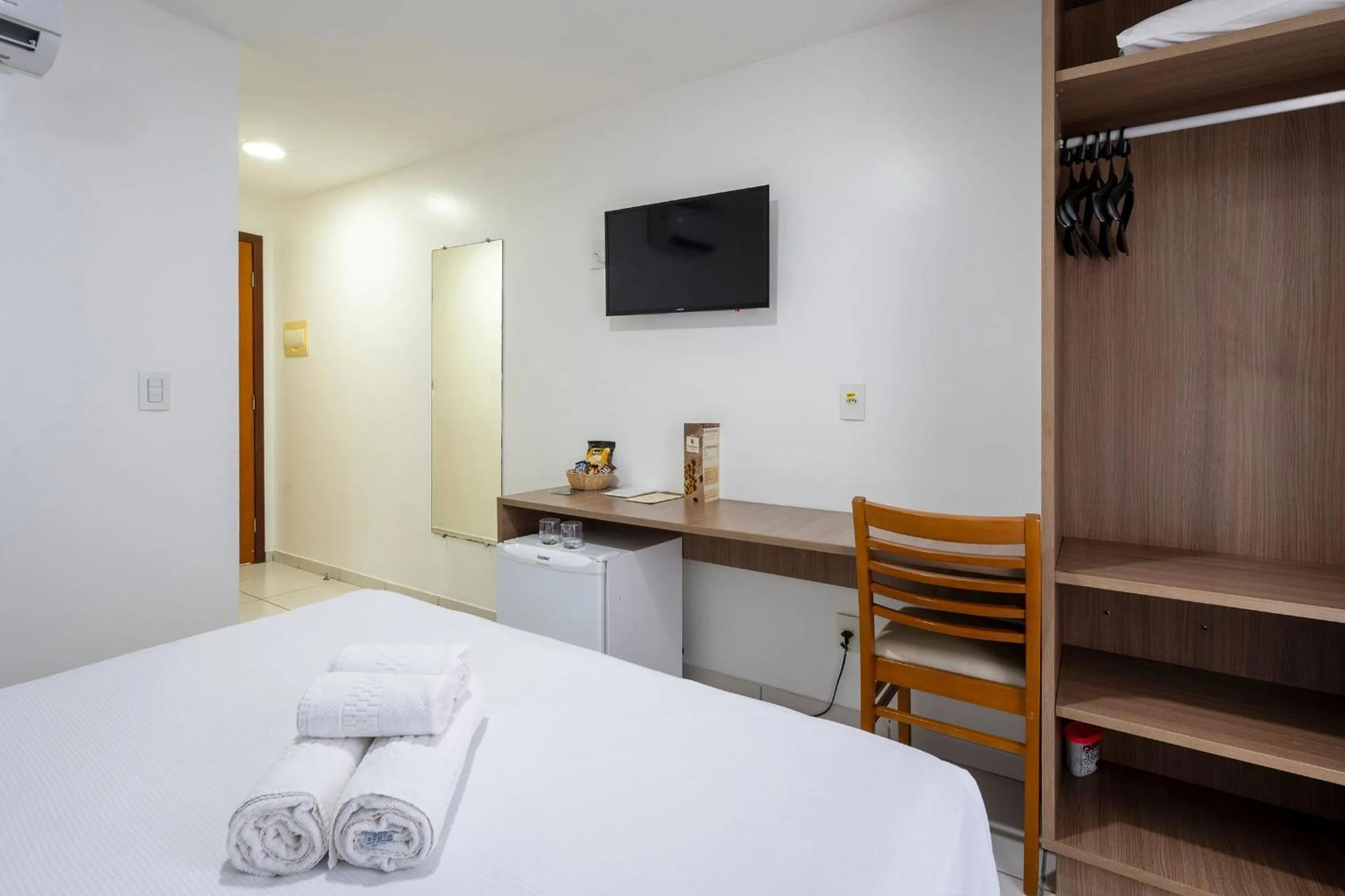 Bed in Villa Park Hotel