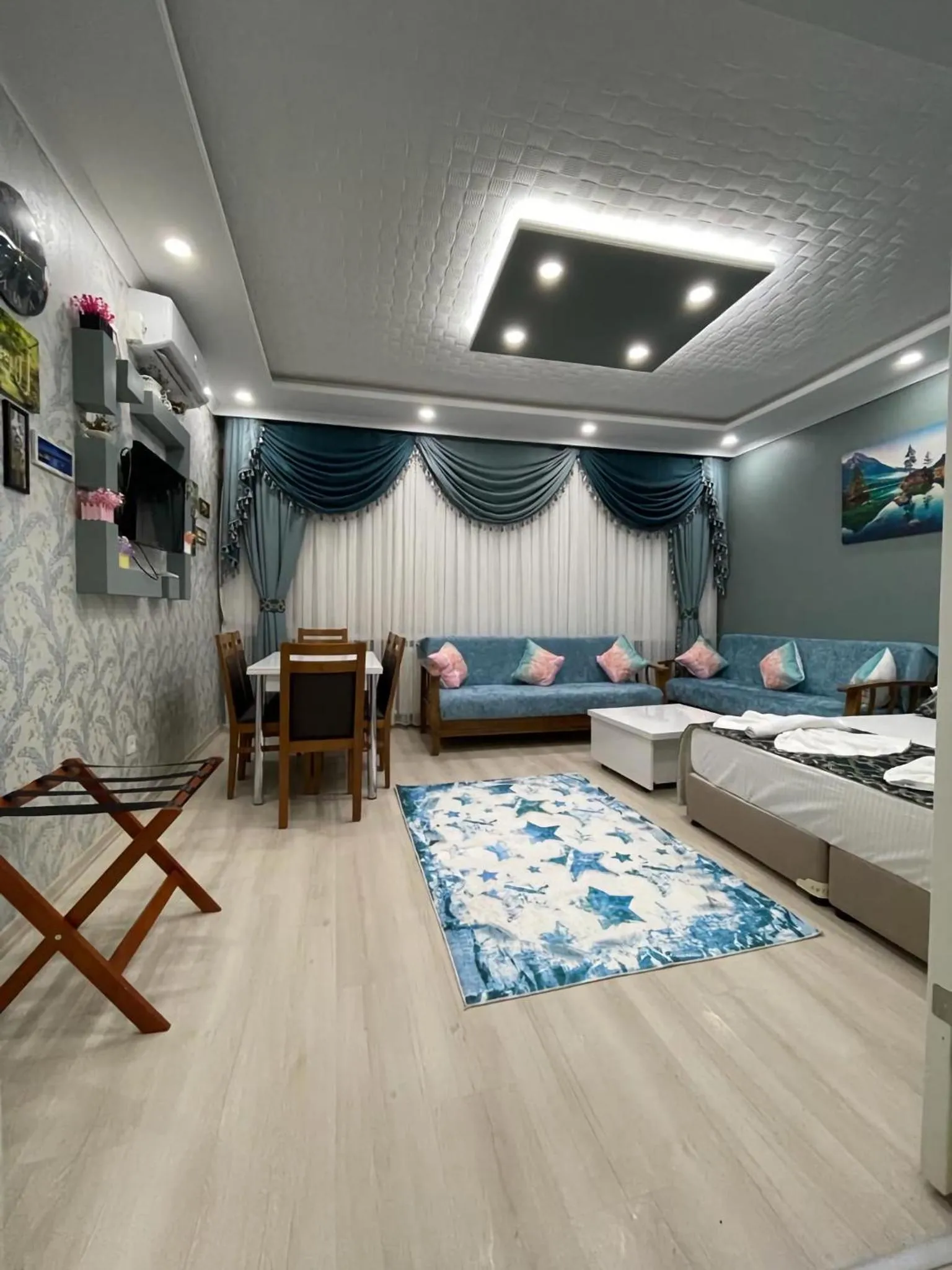 Bed in HagiaSophia Donat Suites