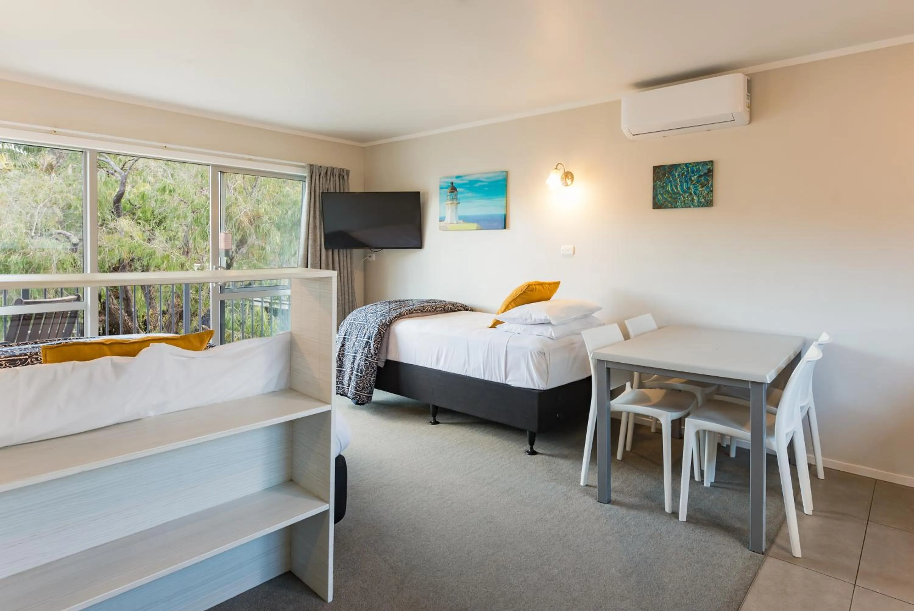 Bed in Averill Court Motel