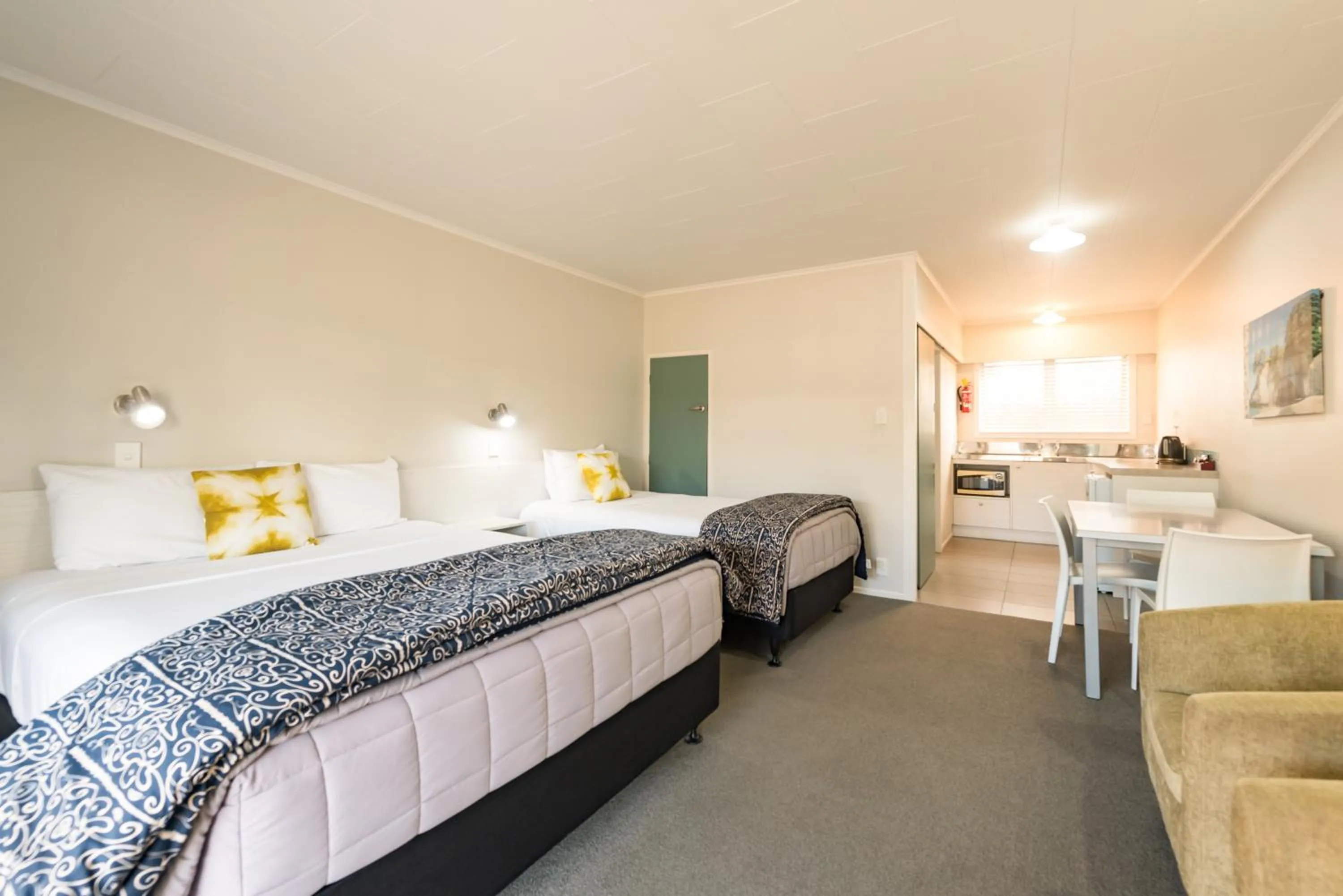 Bed in Averill Court Motel