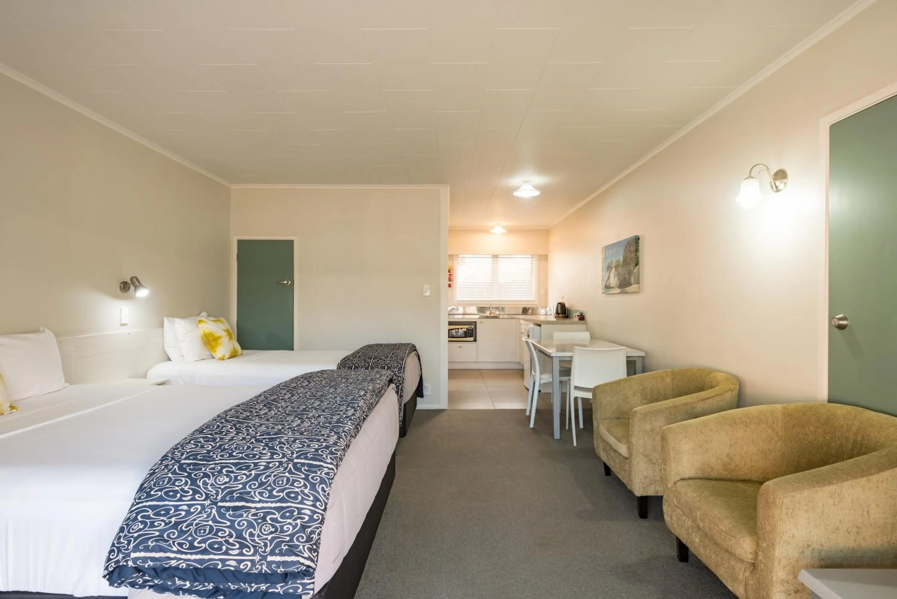 Bed in Averill Court Motel