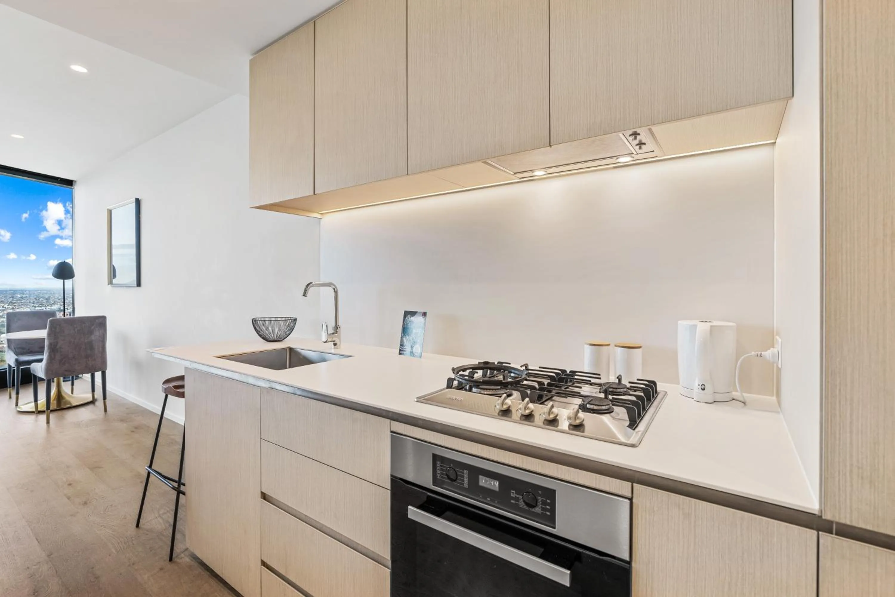 Kitchen or kitchenette in CLLIX Australia 108 Apartments