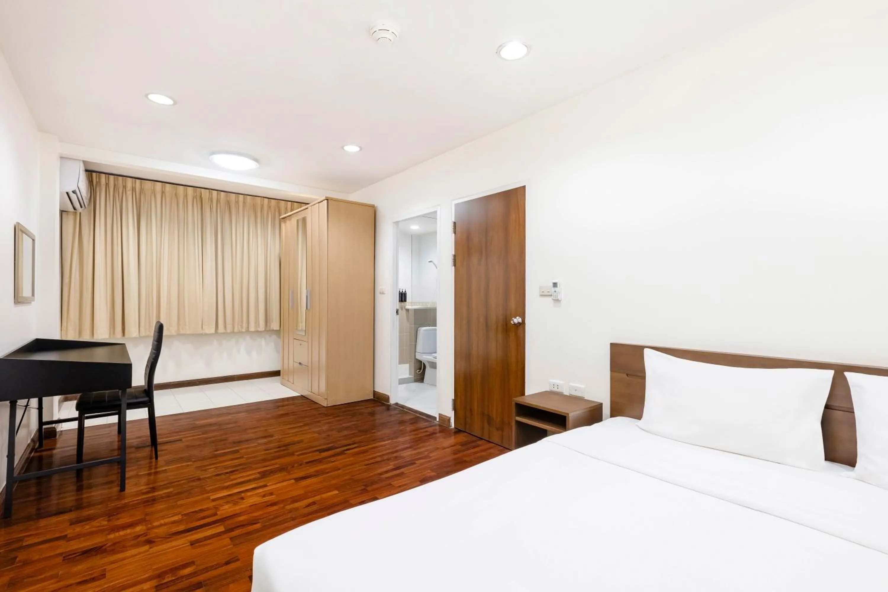 Bedroom, Bed in Teja Hotel