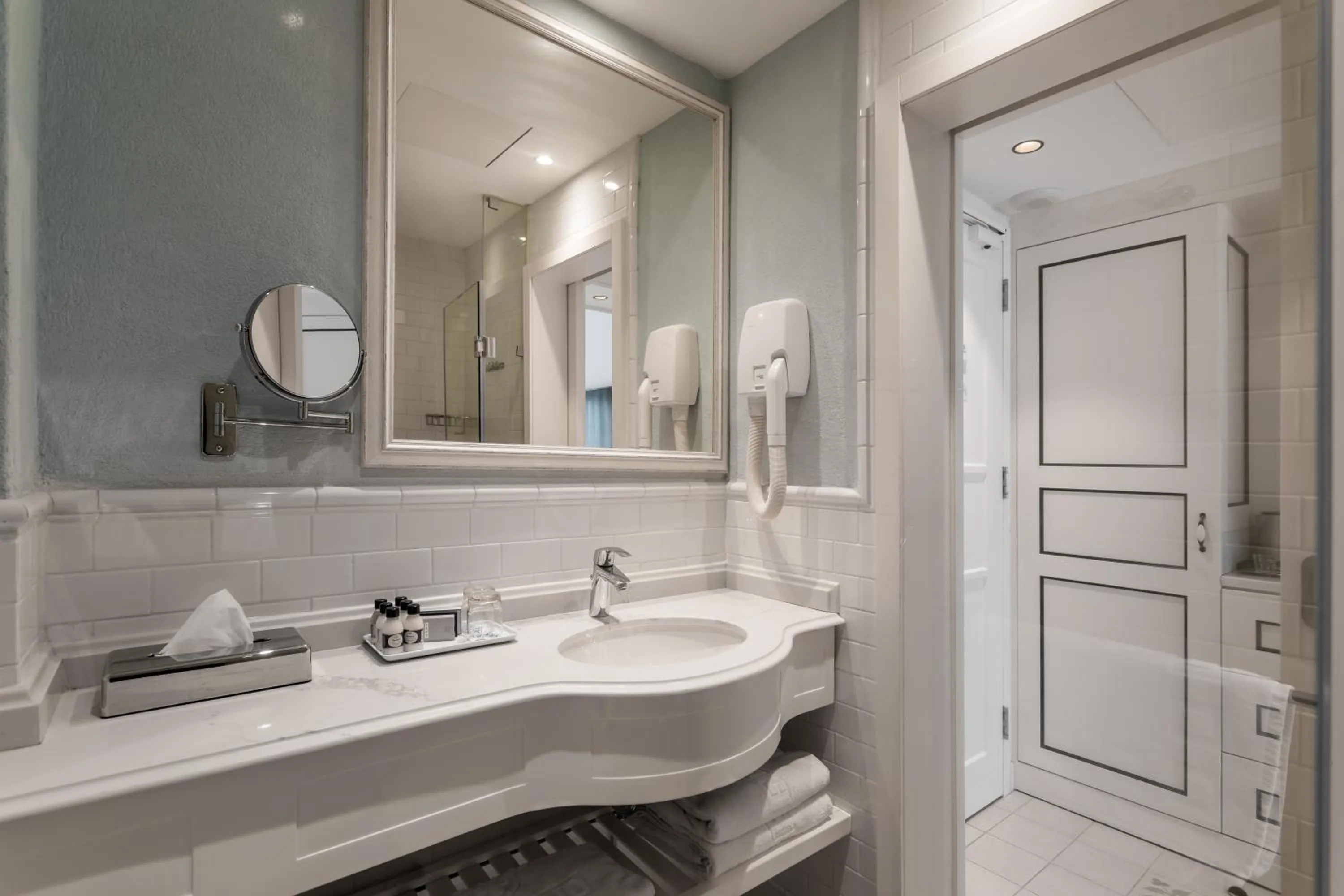 Bathroom in Edmond Luxury Hotel & Spa