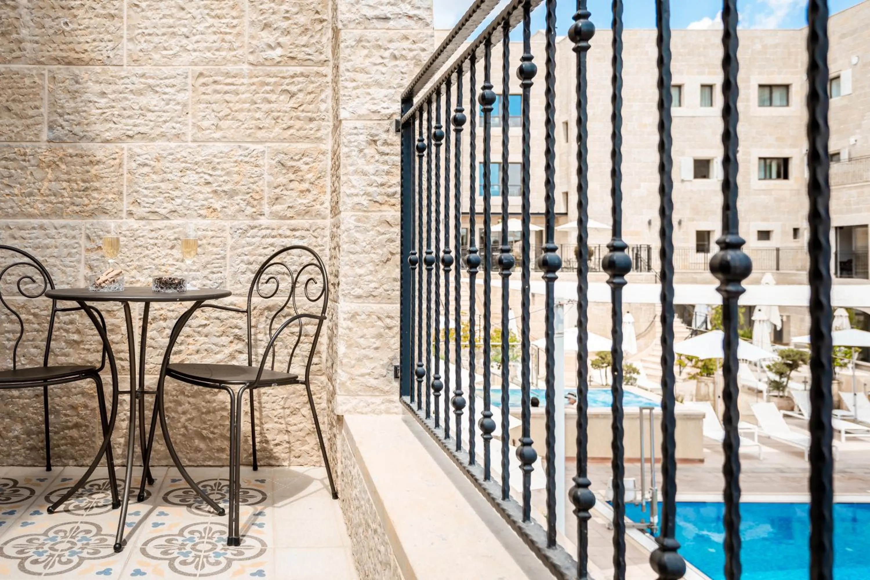 Patio in Edmond Luxury Hotel & Spa