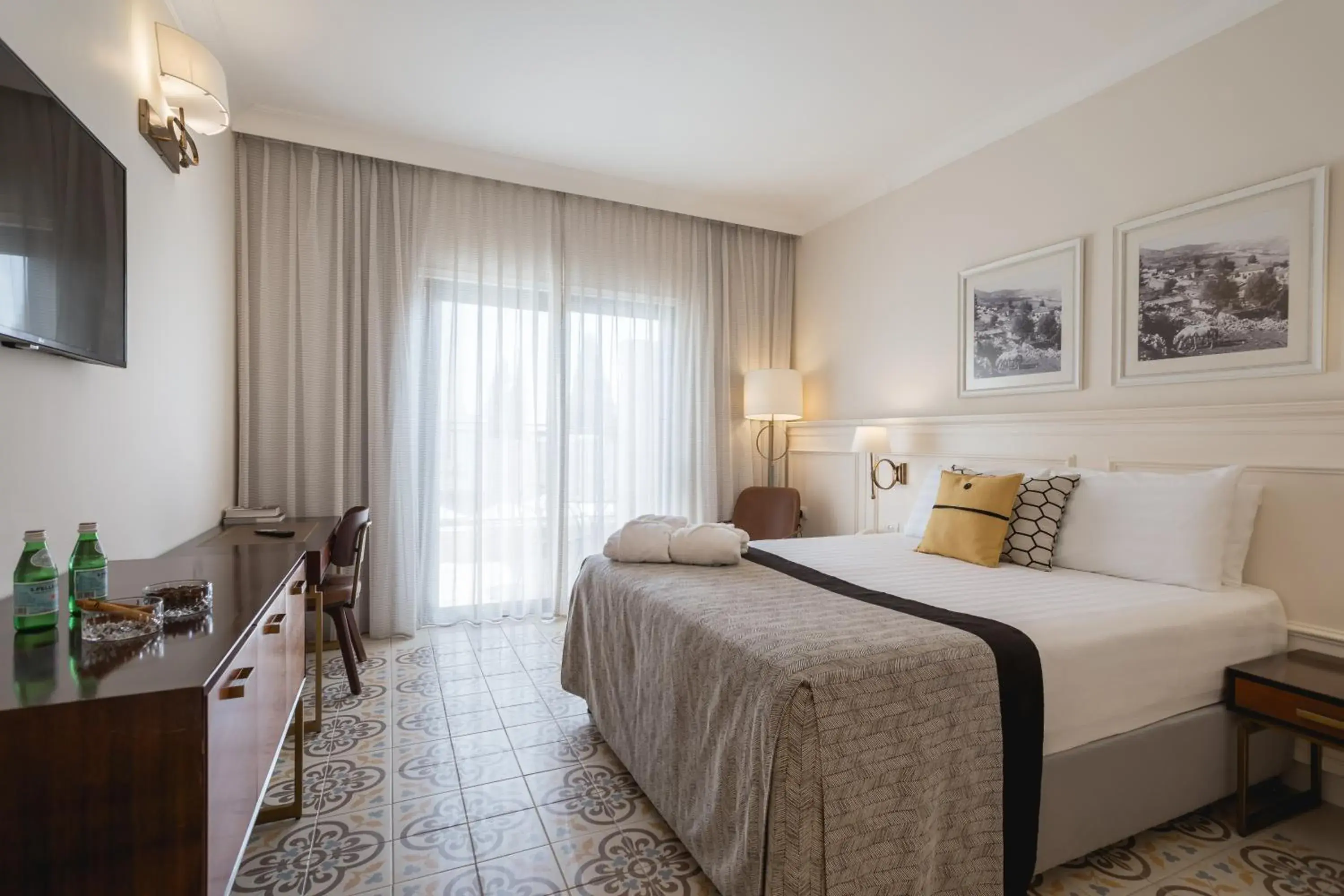 Deluxe Double Room with Balcony - single occupancy in Edmond Rosh Pina Deluxe Double Room with Balcony - single occupancy in Edmond Rosh Pina