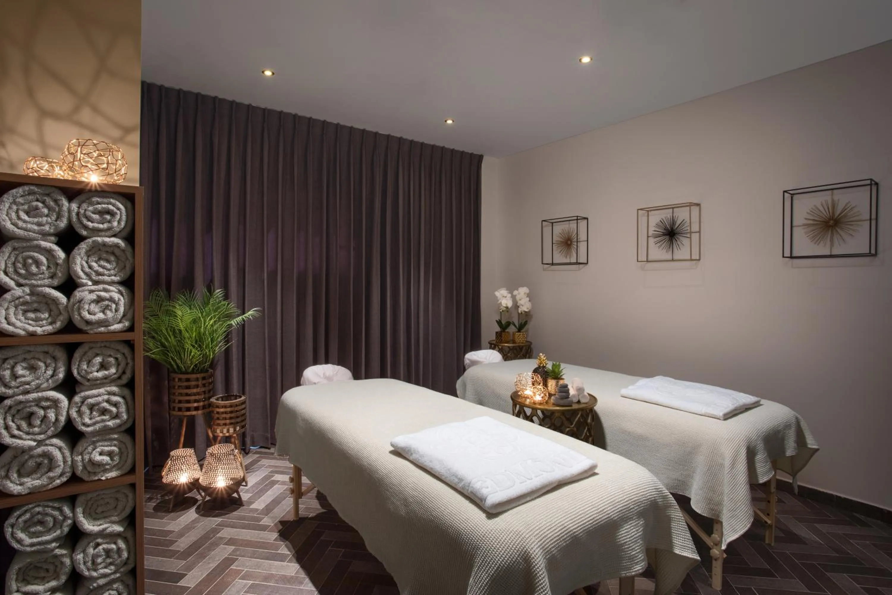 Massage in Edmond Luxury Hotel & Spa