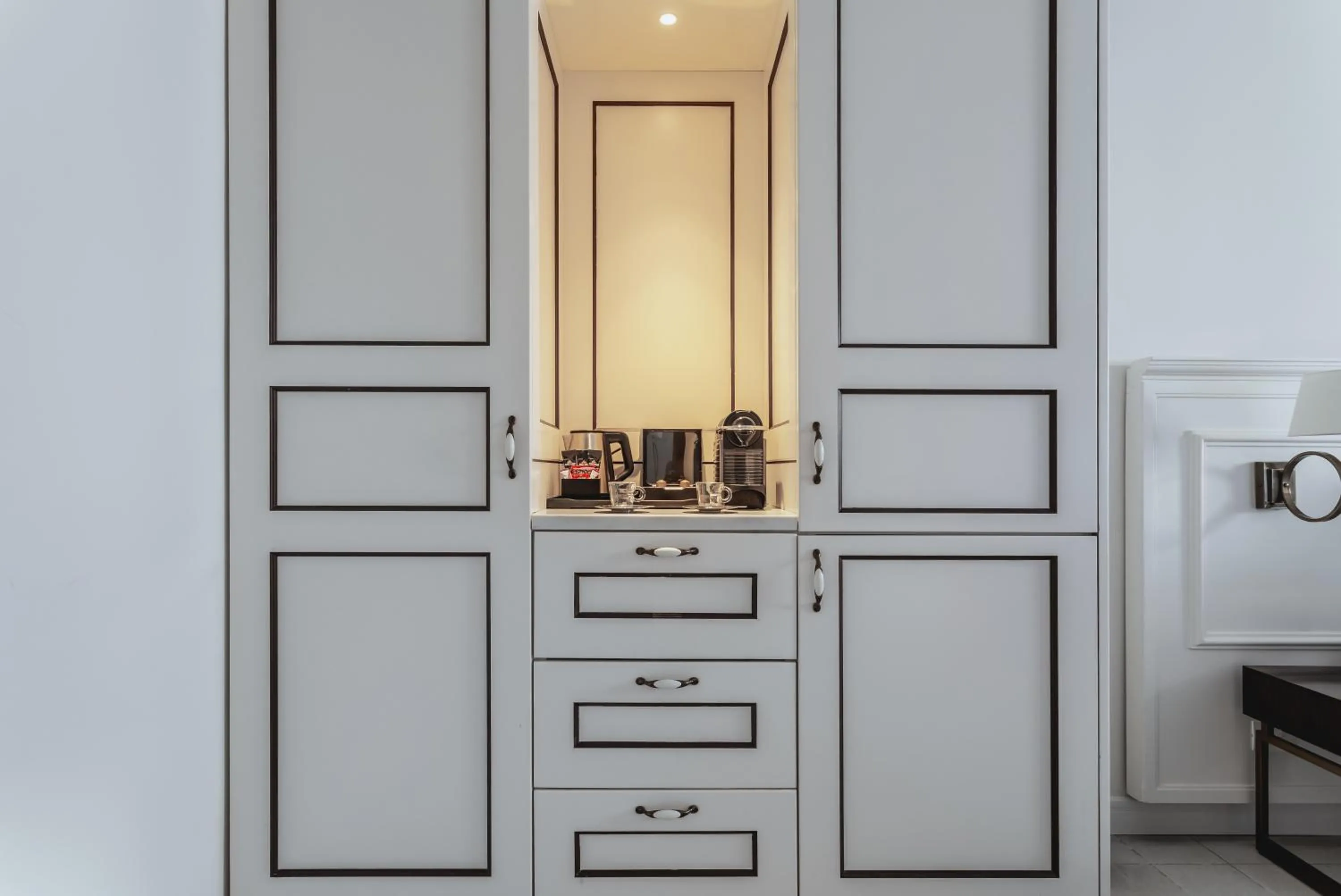 Kitchen or kitchenette in Edmond Luxury Hotel & Spa