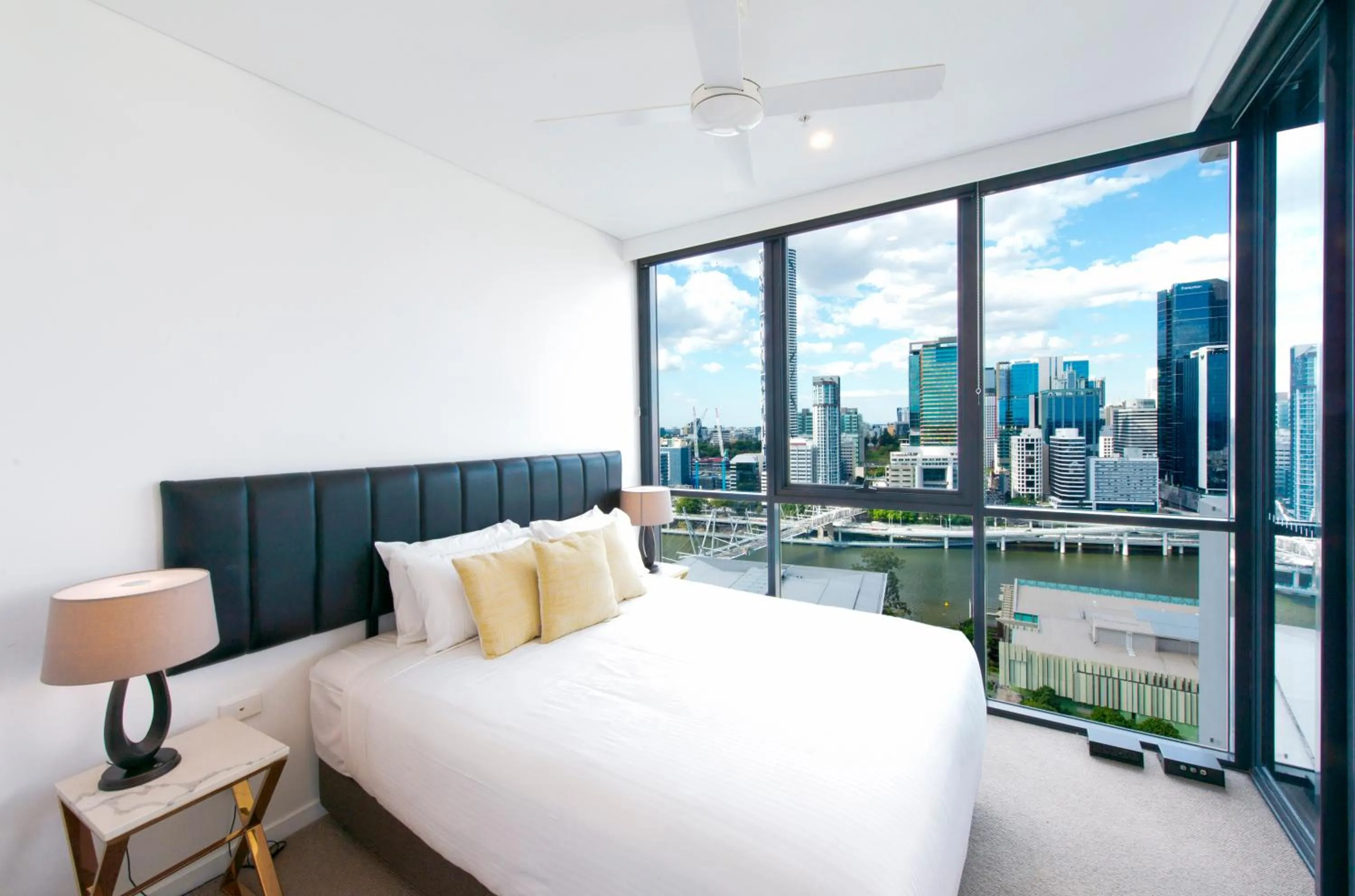 Bed in Hope Street Apartments by CLLIX