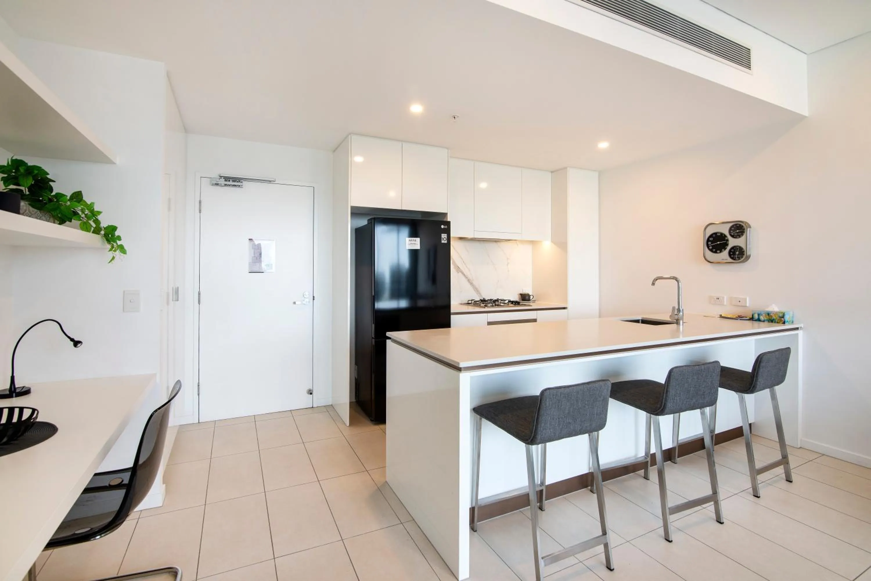 Kitchen or kitchenette in Hope Street Apartments by CLLIX