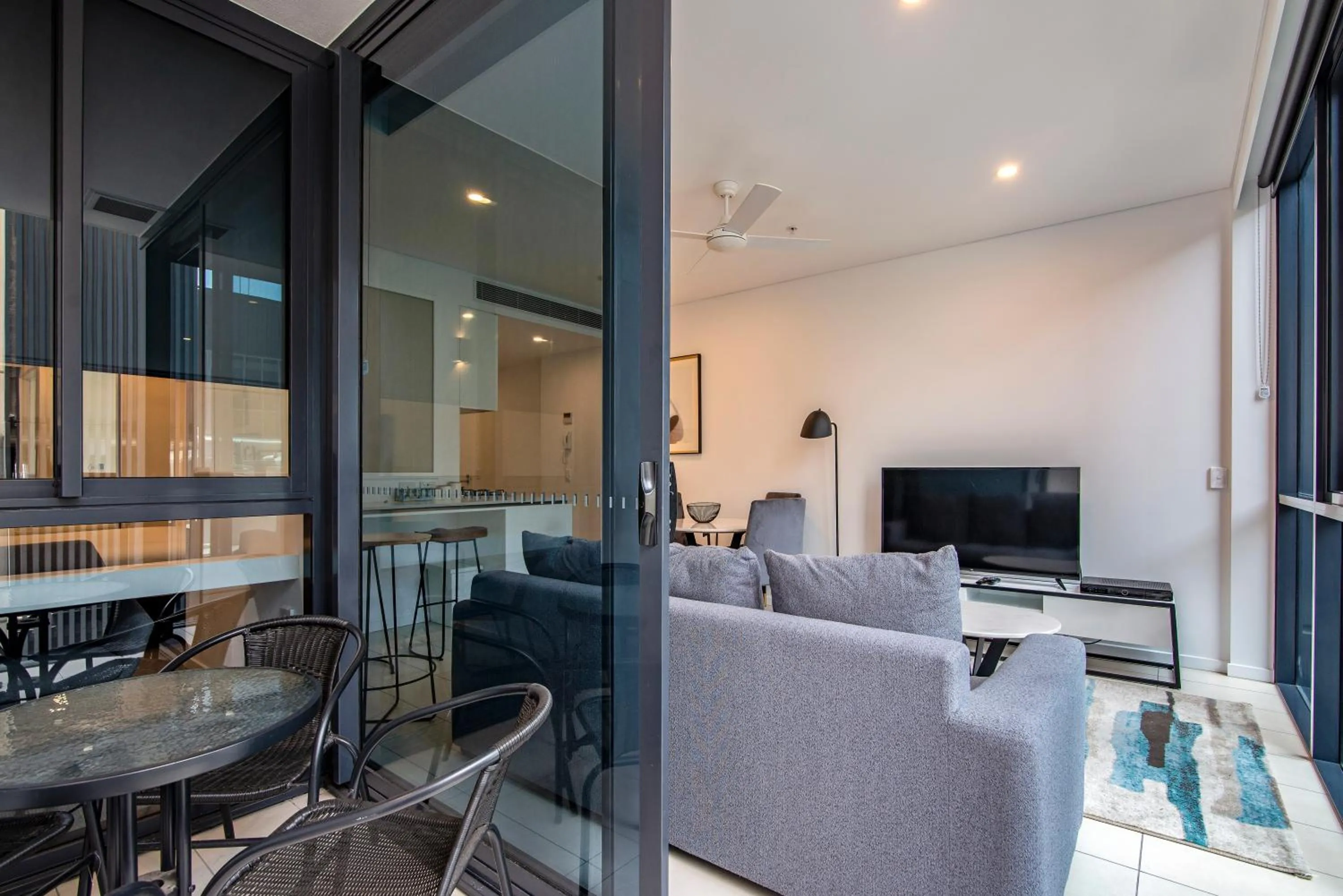 Balcony/Terrace in Hope Street Apartments by CLLIX