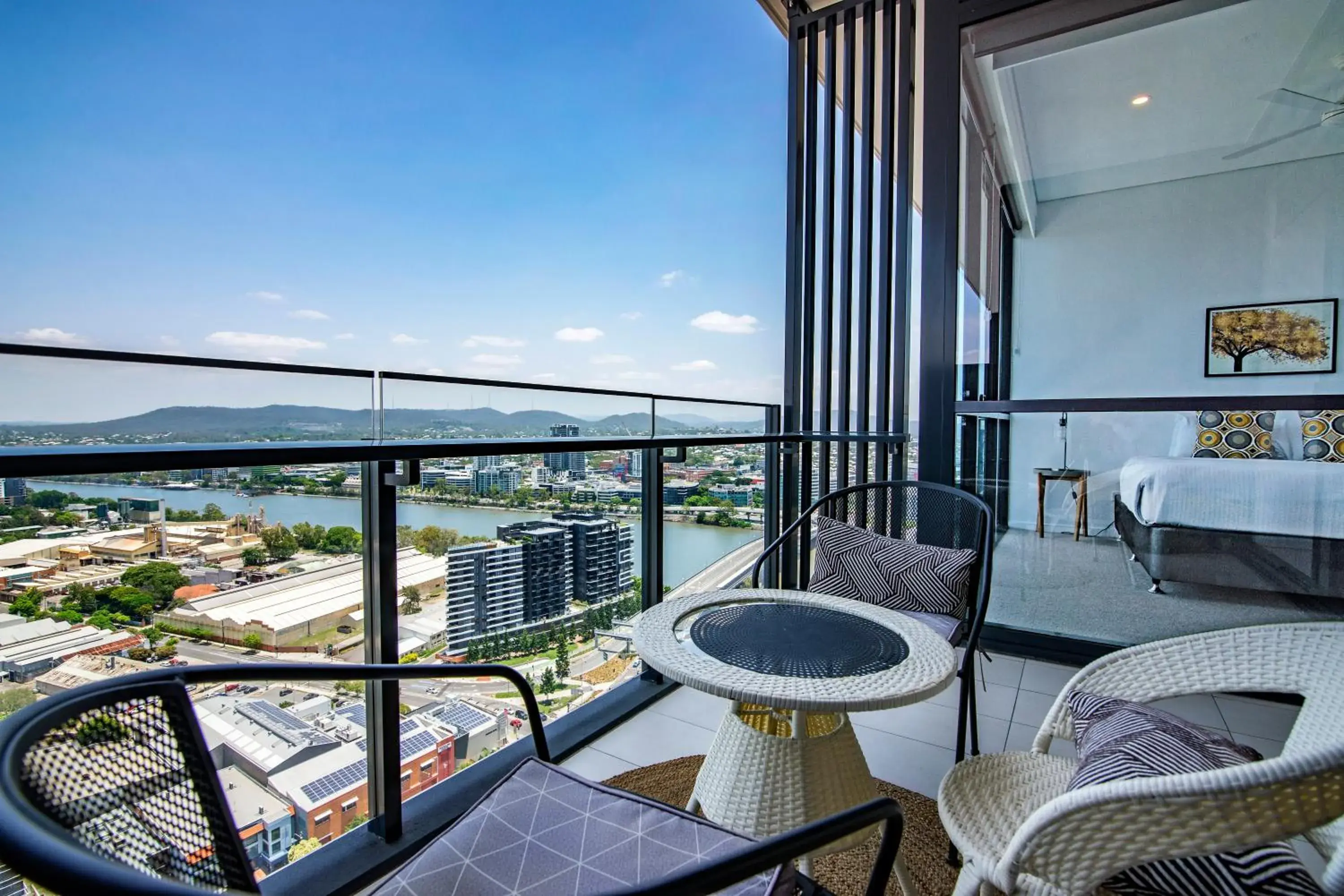 One Bedroom Mountain View Apartment in Hope Street Apartments by CLLIX One Bedroom Mountain View Apartment in Hope Street Apartments by CLLIX