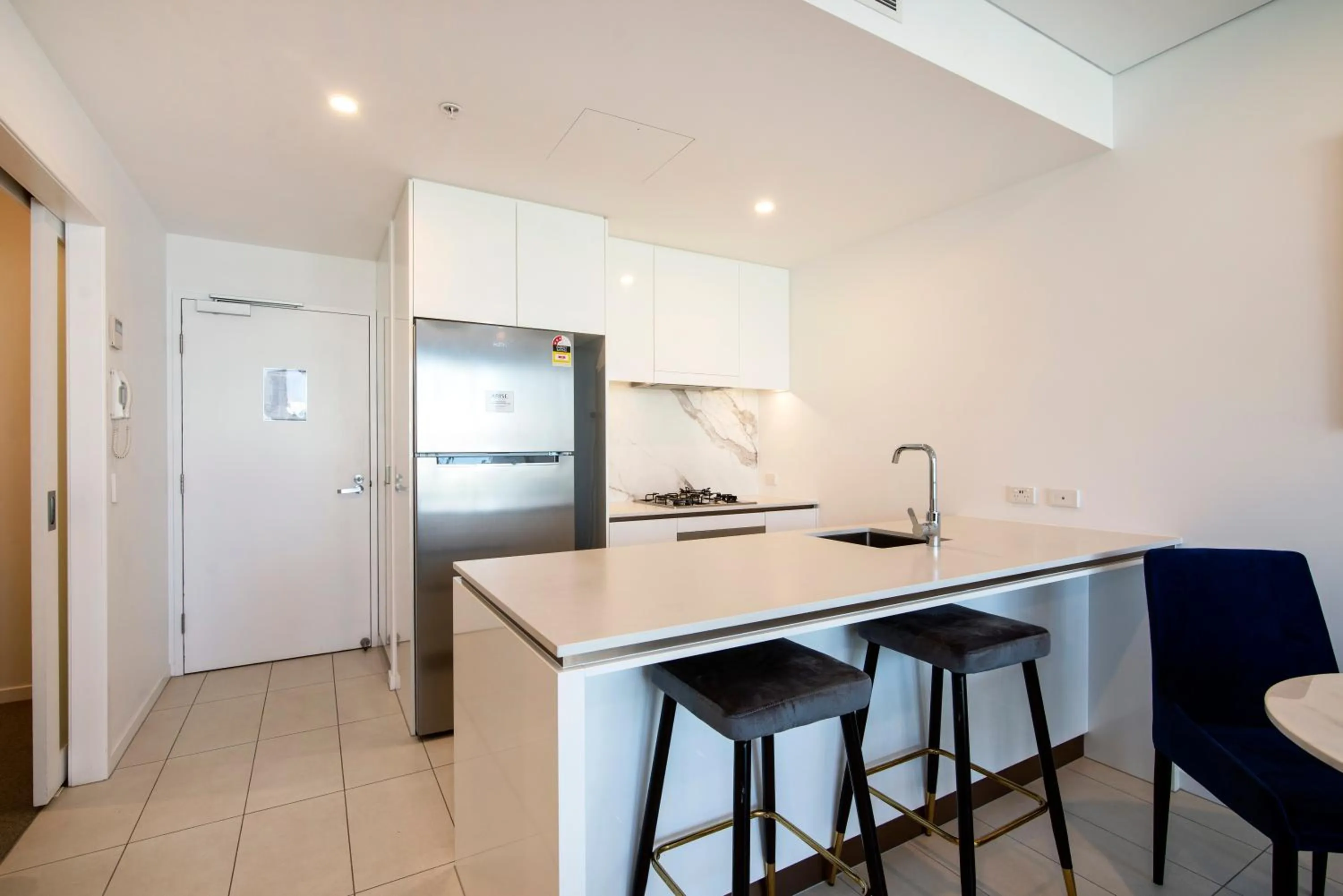Kitchen or kitchenette in Hope Street Apartments by CLLIX
