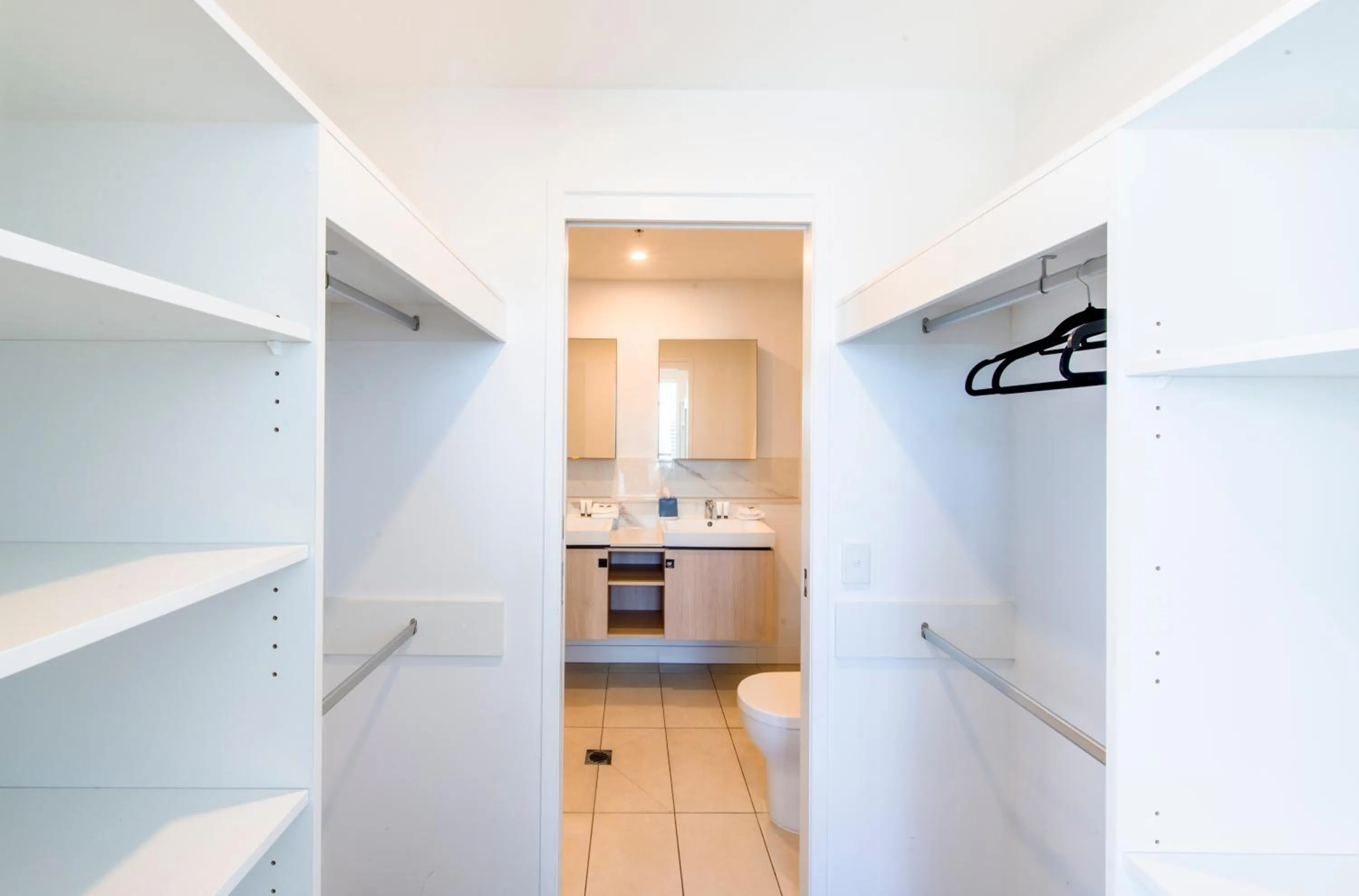 wardrobe in Hope Street Apartments by CLLIX