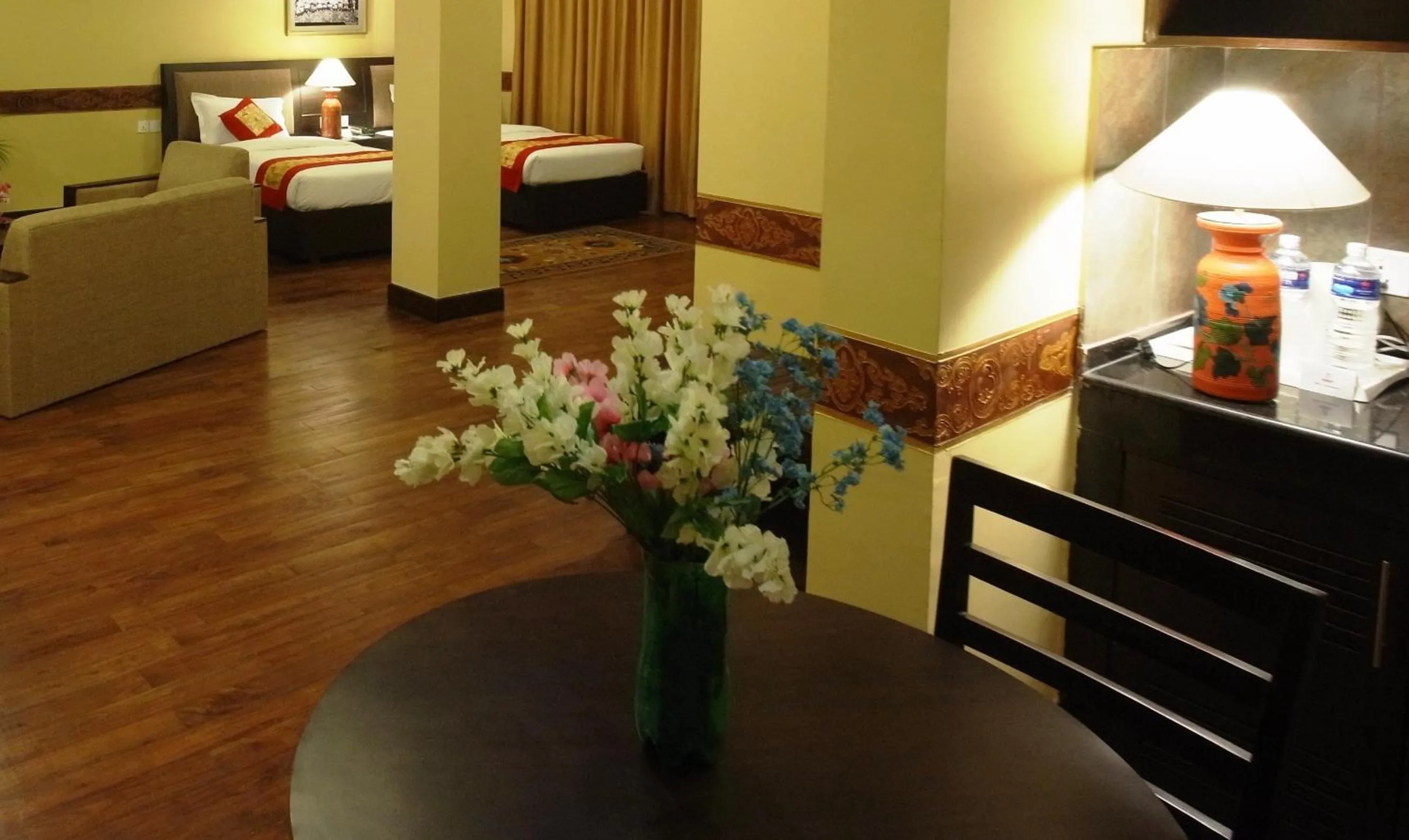 Photo of the whole room, Bed in Hotel Tibet International