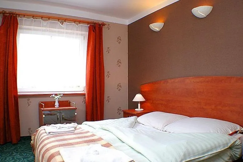 Day, Bed in Hotel Zbyszko