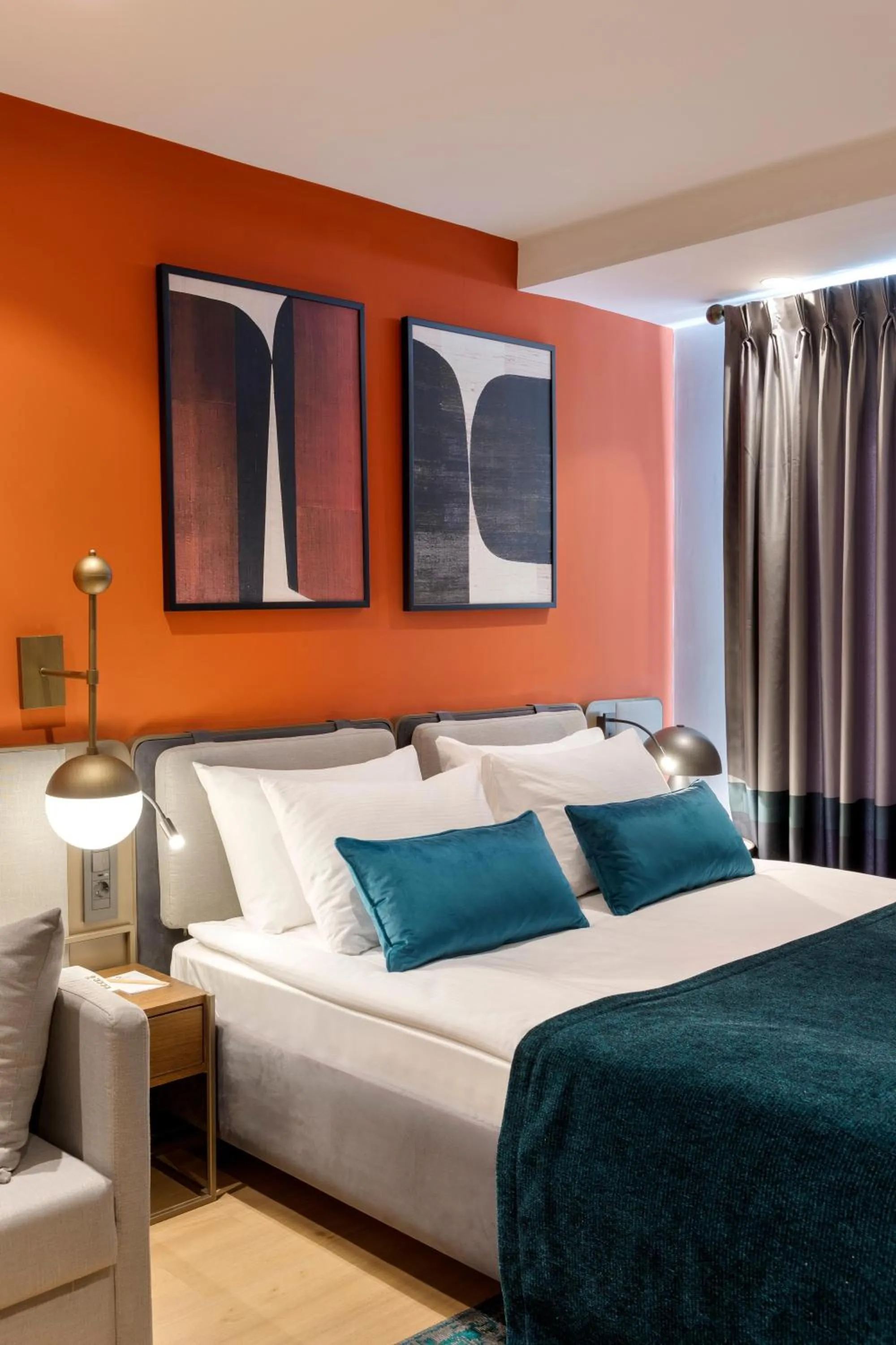 Photo of the whole room, Bed in Sherwood Premio Hotel