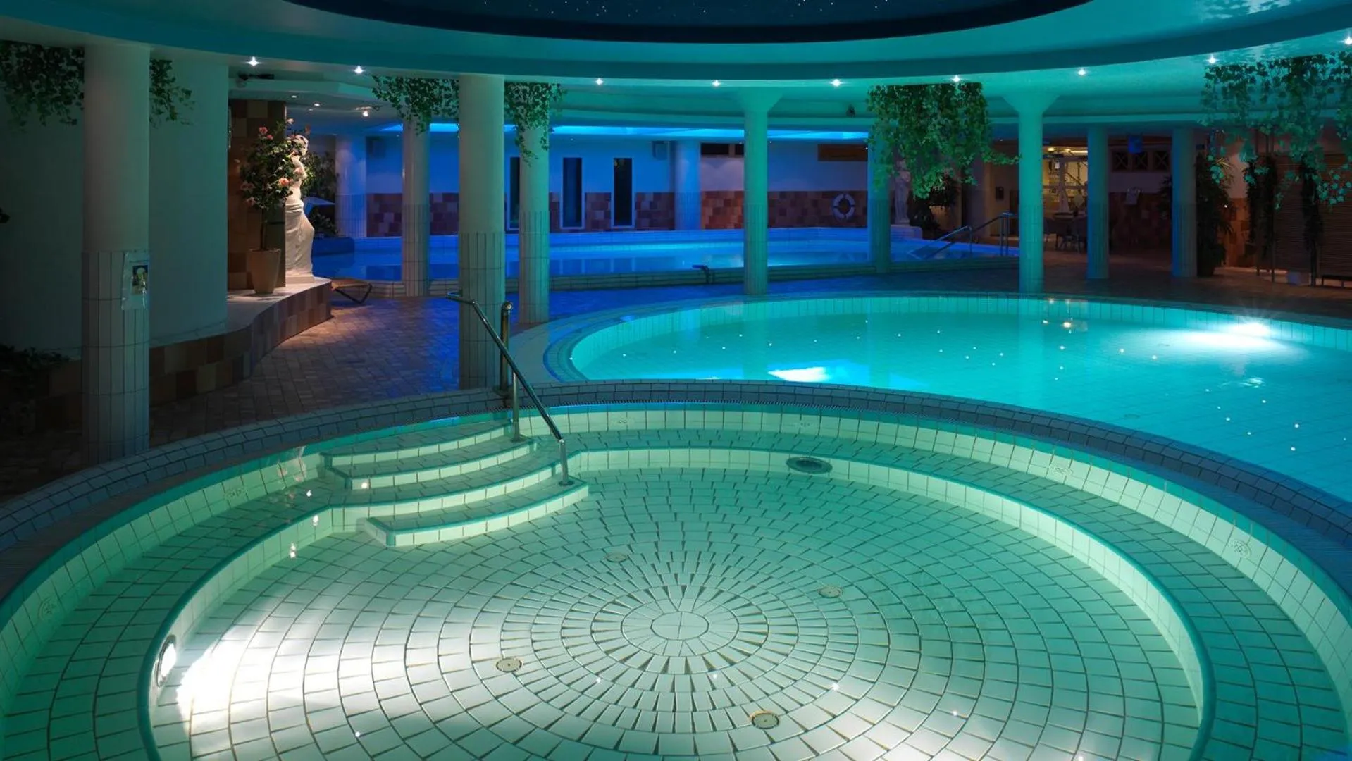 Swimming pool in Ruissalo Spa Hotel