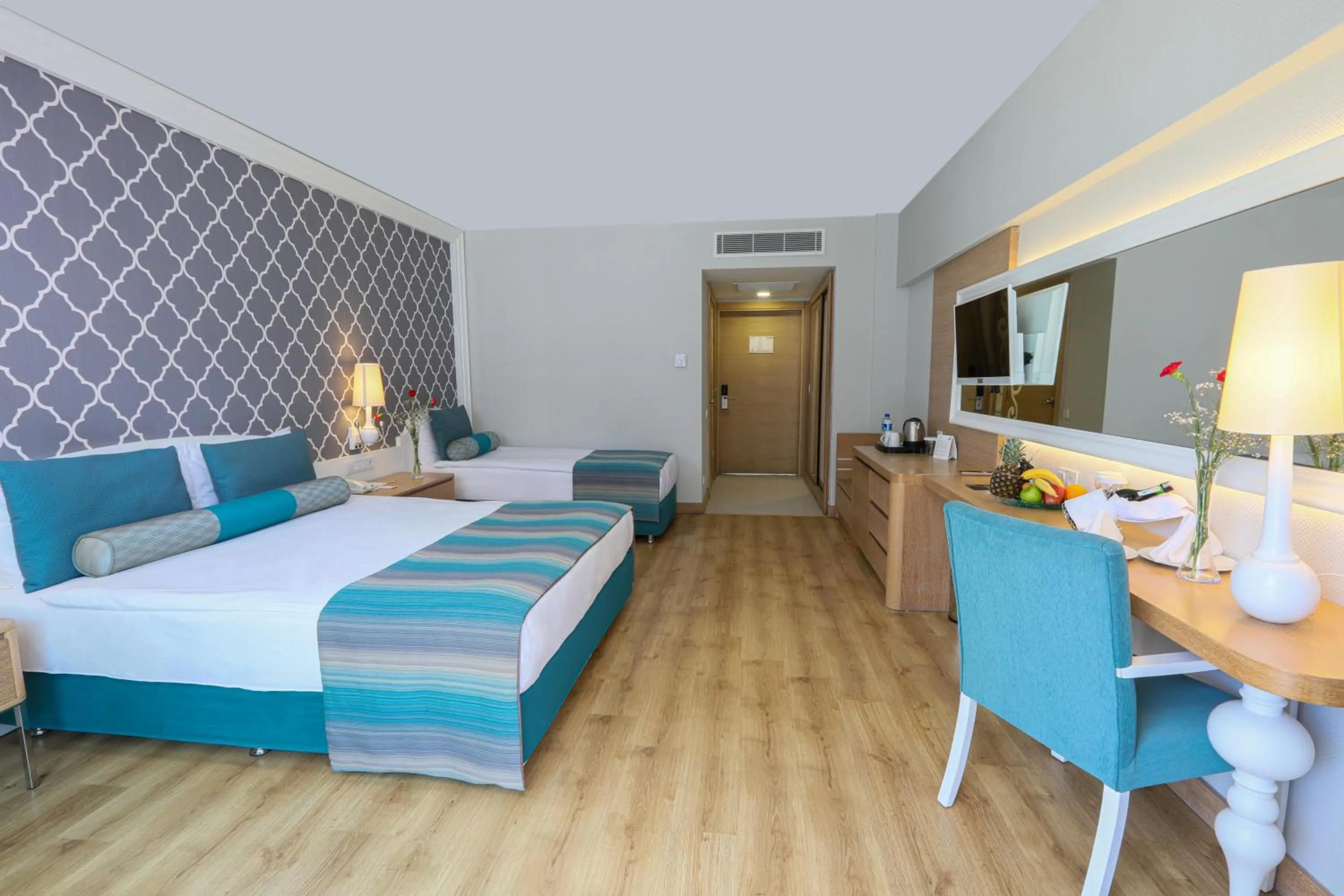 Photo of the whole room, Bed in Sherwood Exclusive Lara