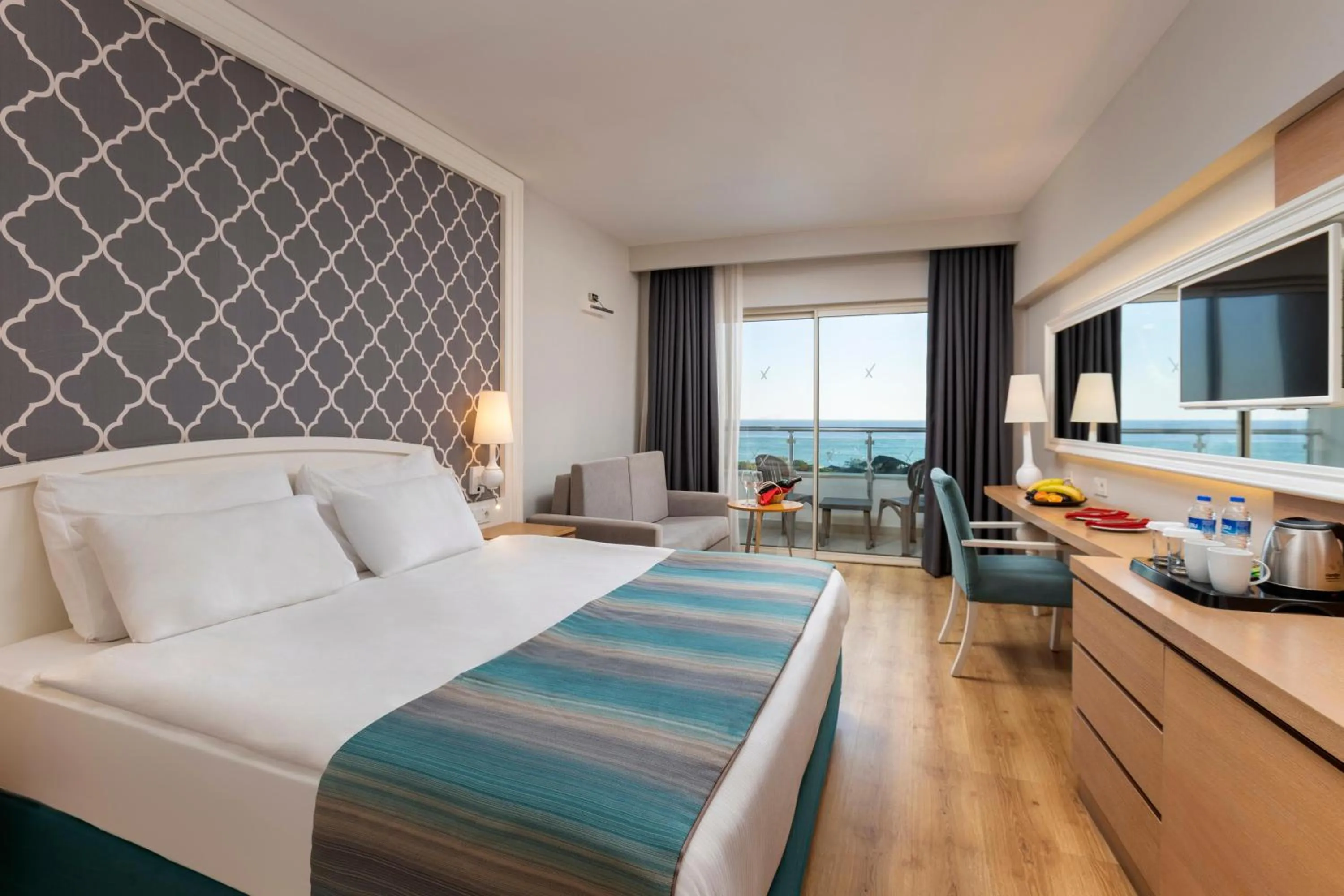 Photo of the whole room, Bed in Sherwood Exclusive Lara