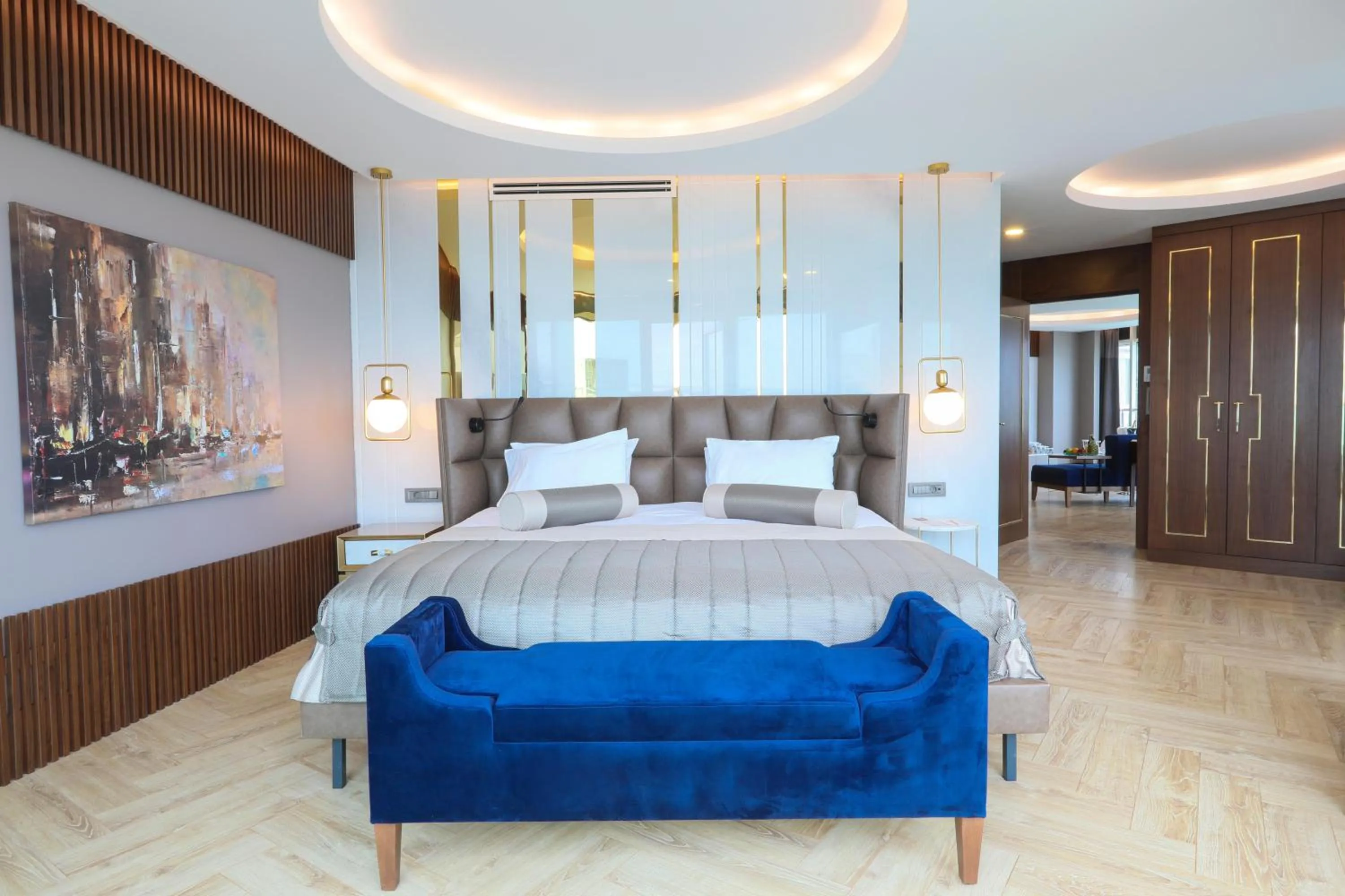 Photo of the whole room, Bed in Sherwood Exclusive Lara