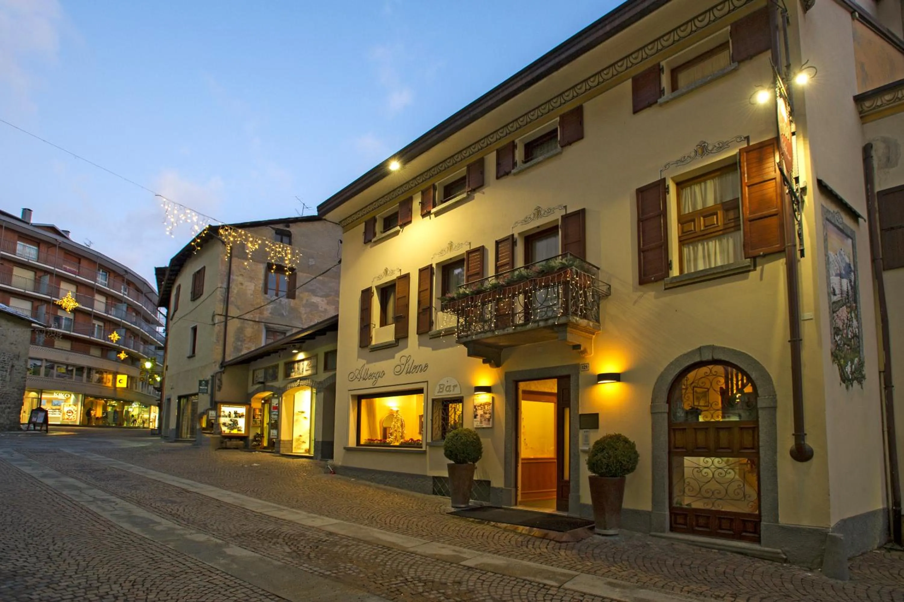 Property building in Hotel Silene Parking and Garage