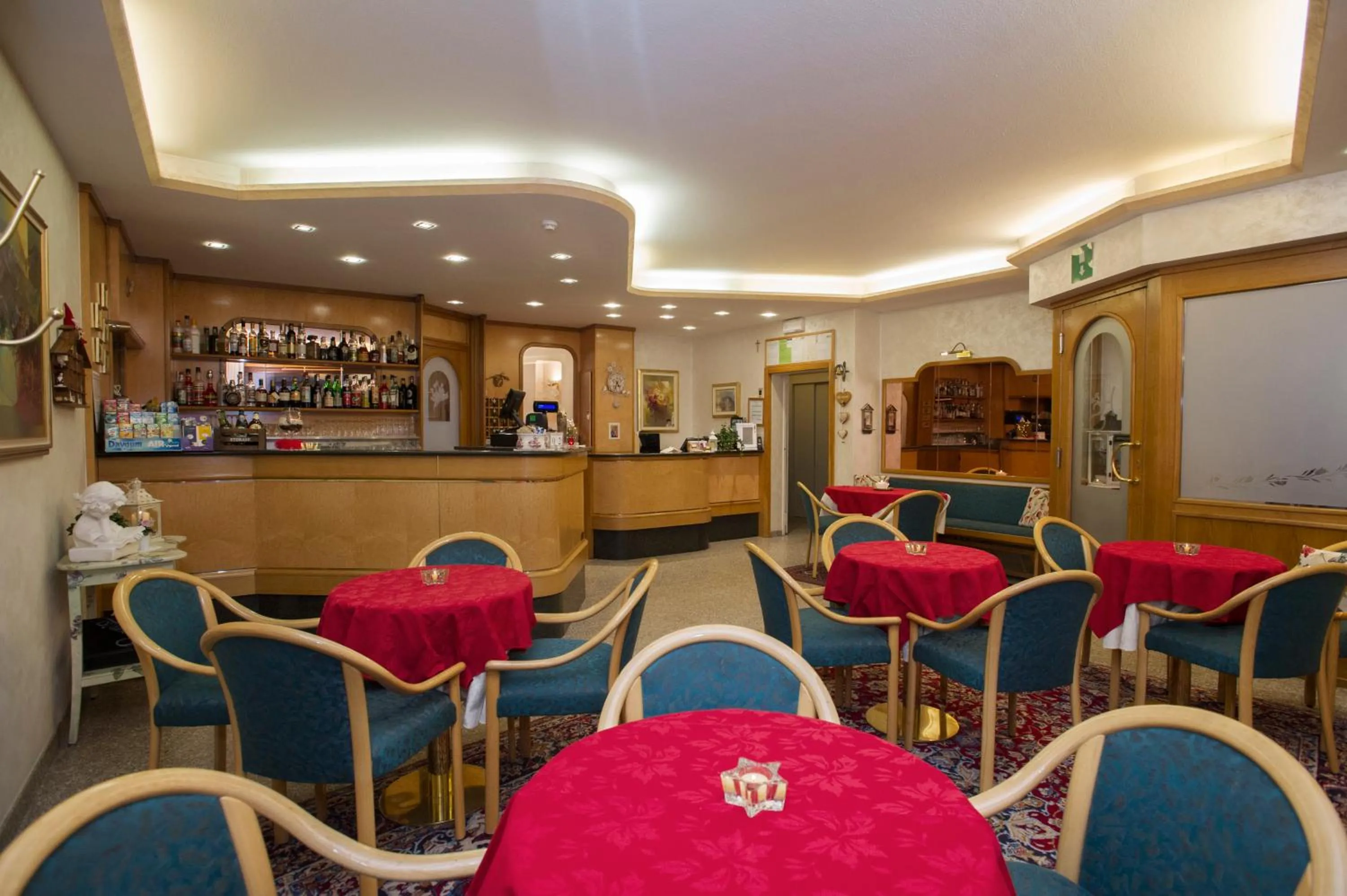 Lobby or reception in Hotel Silene Parking and Garage