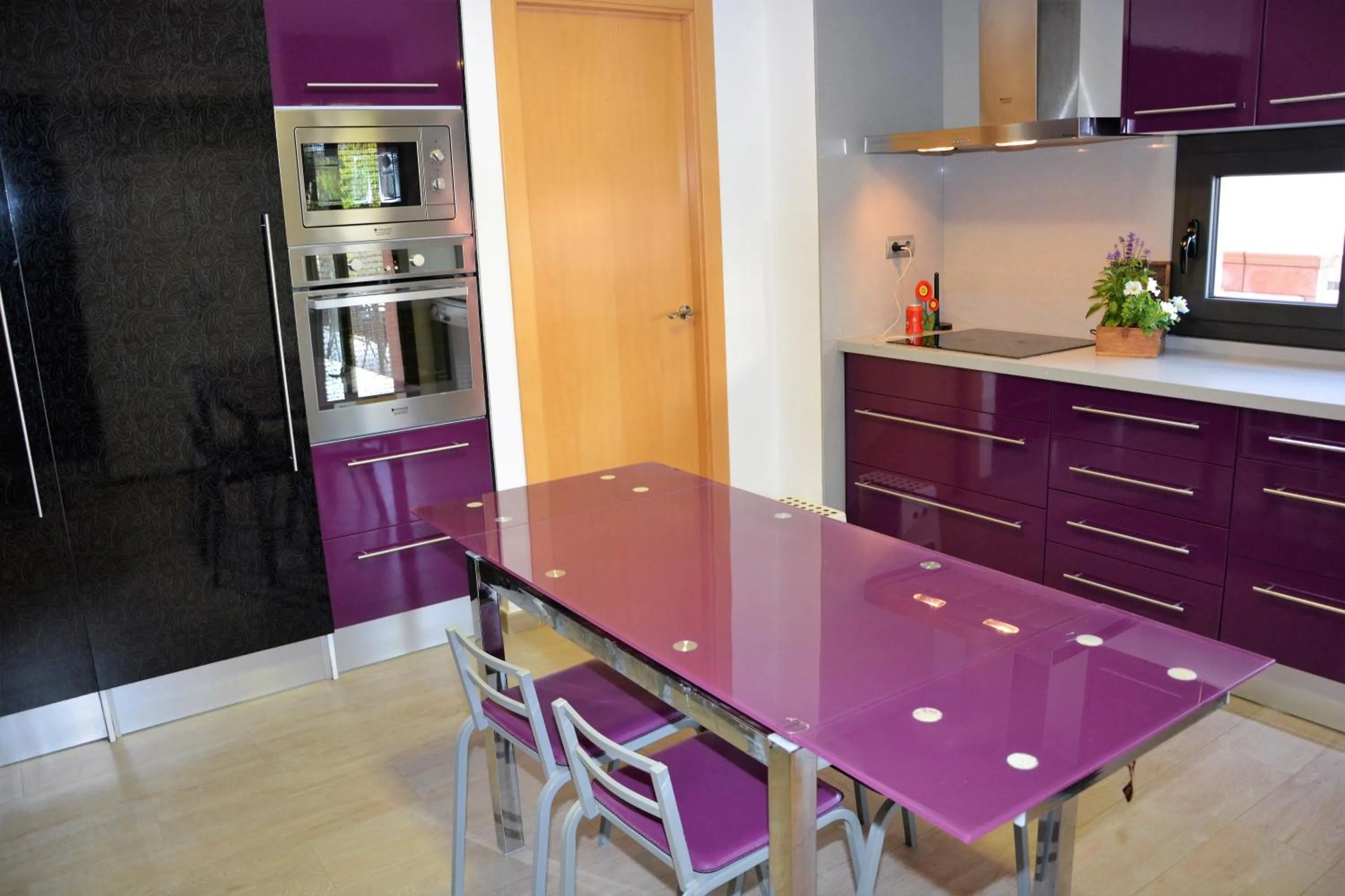 Kitchen or kitchenette in Villa Sitges La Calma 10 minutes drive Sitges 2 minutes walk Garraf Park AC