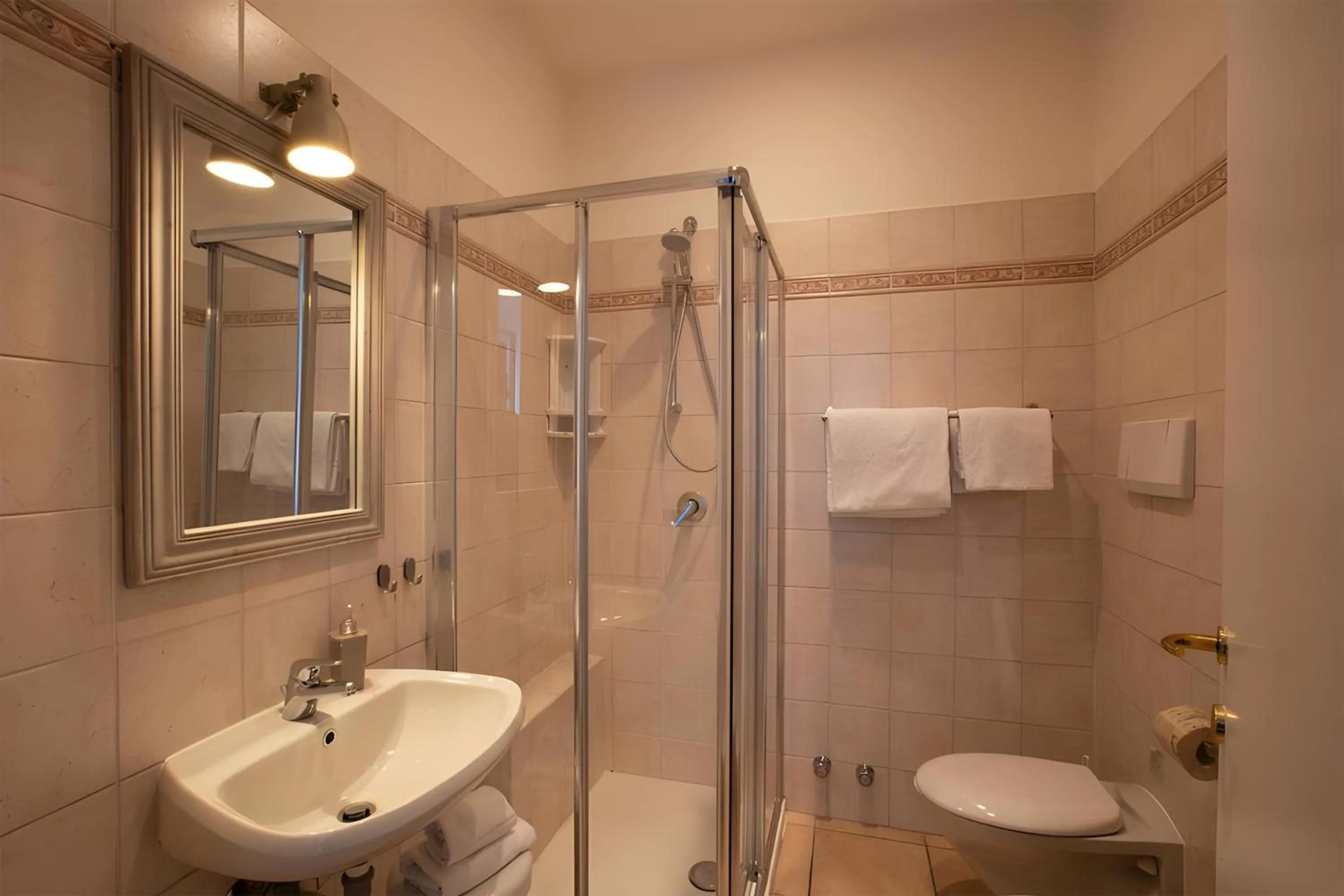 Bathroom in Hotel Orso Bruno