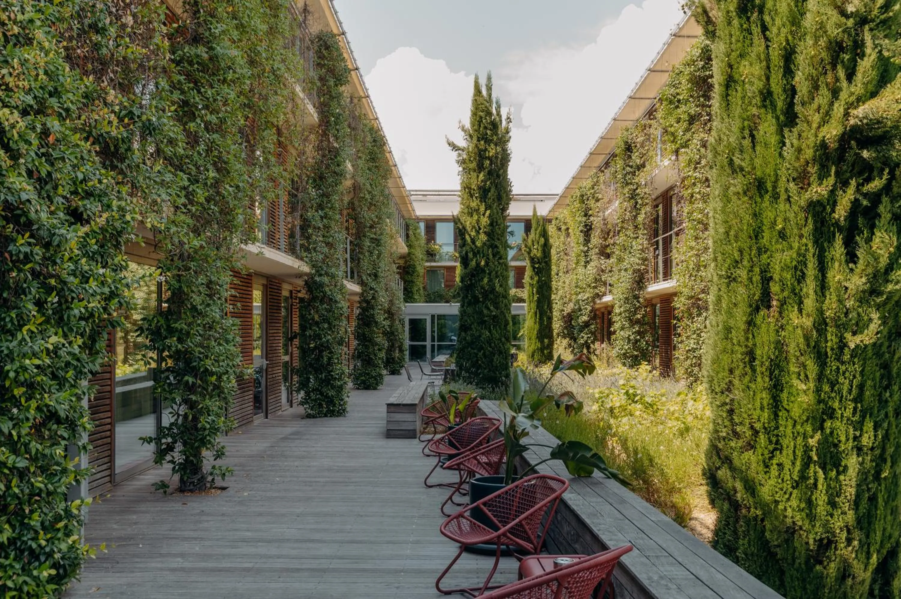 Patio in Courtyard by Marriott Montpellier